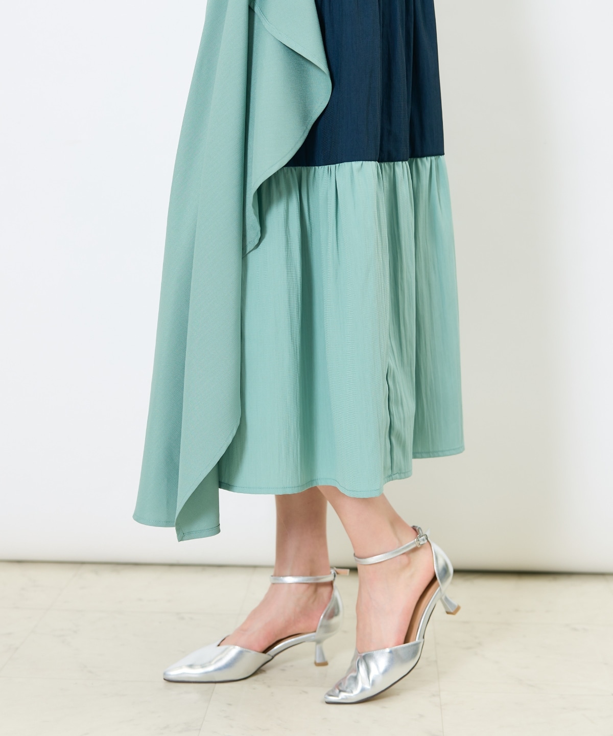 アシメラッフルティアードワンピース