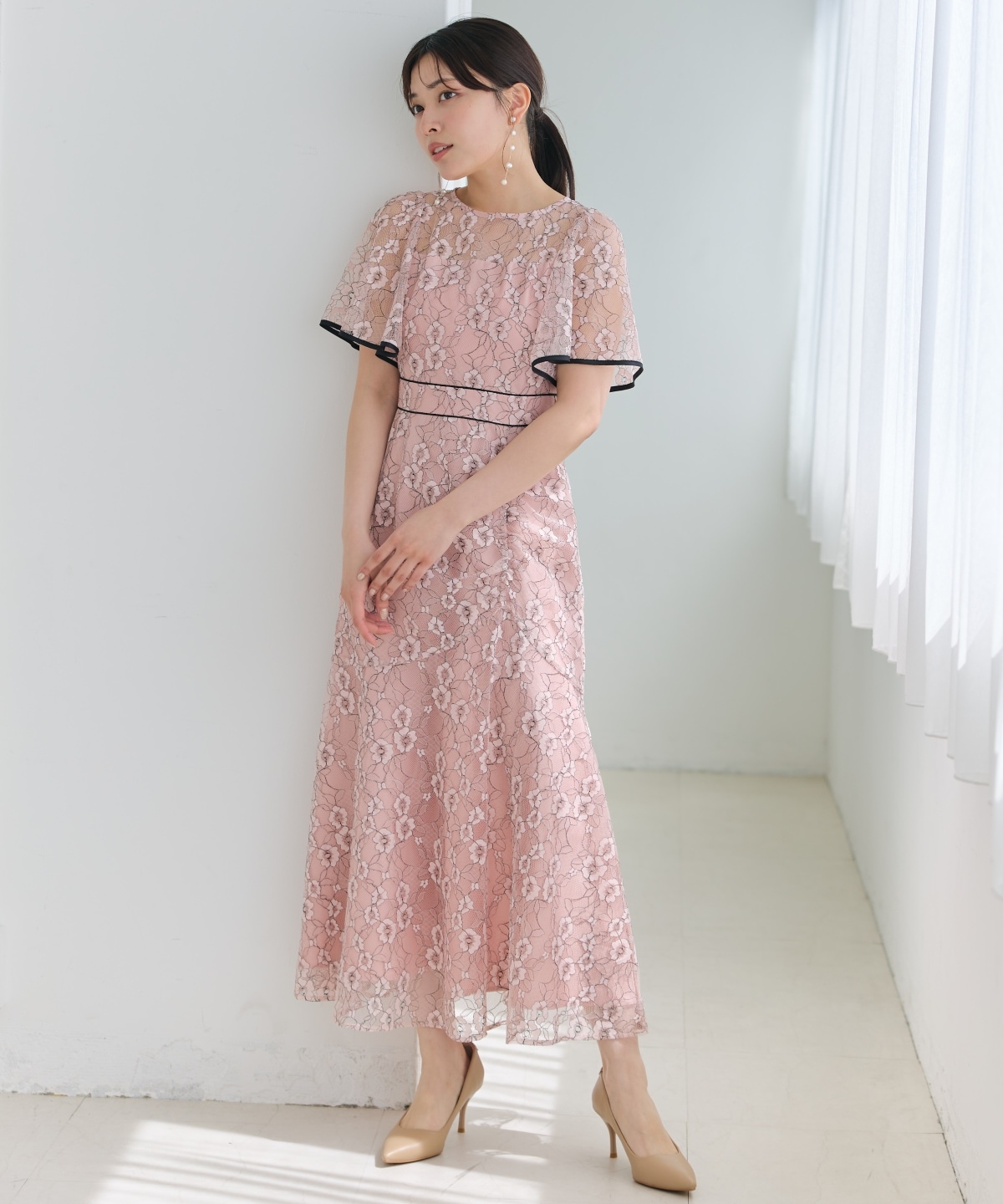 アシメギャザーパイピングレースドレス