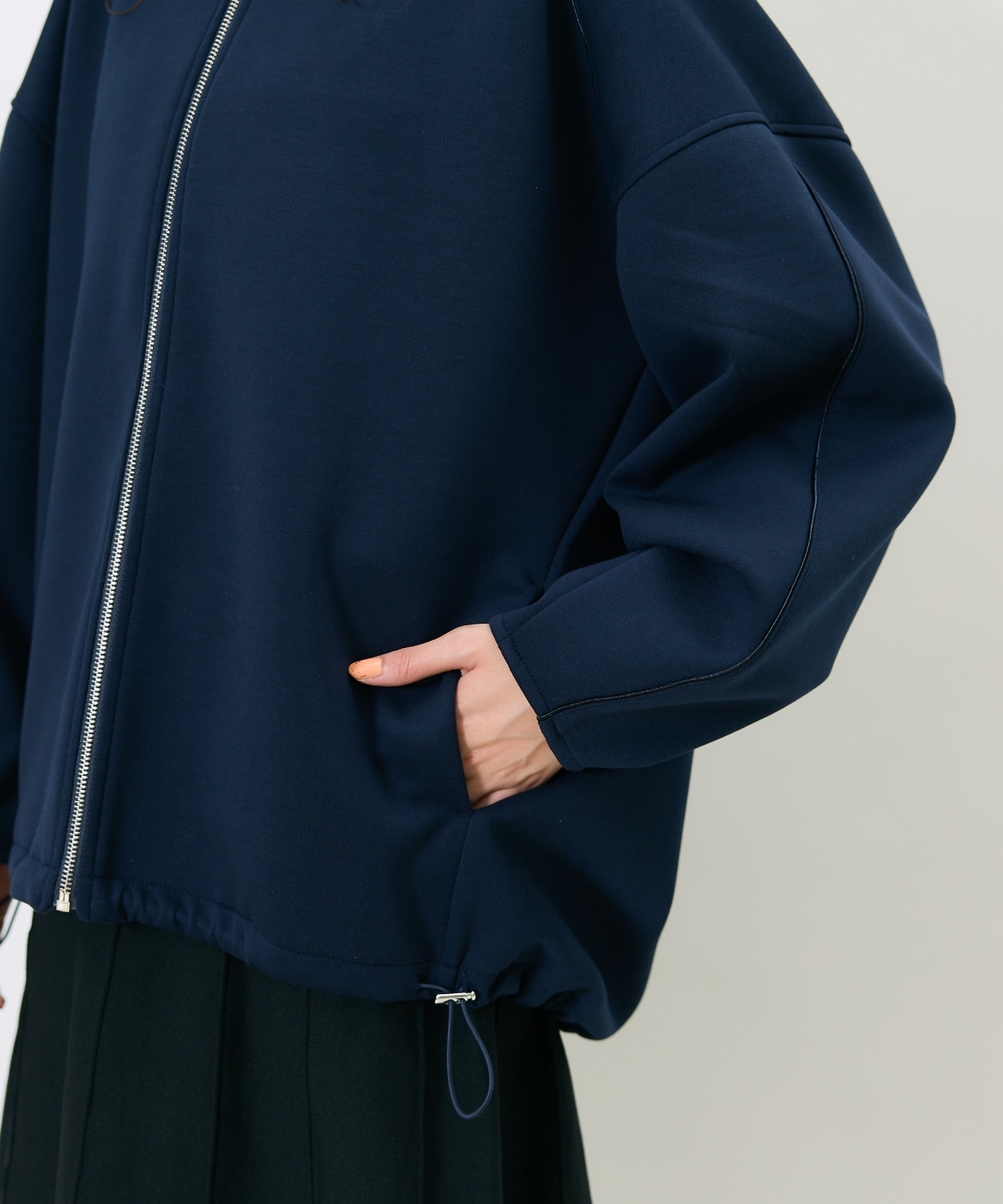 ダンボールポンチフーディーブルゾン