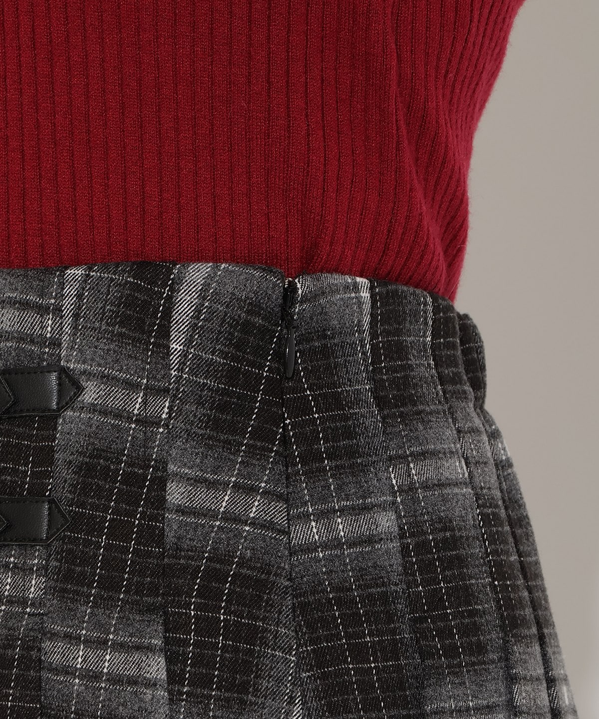 チェックミニスカート