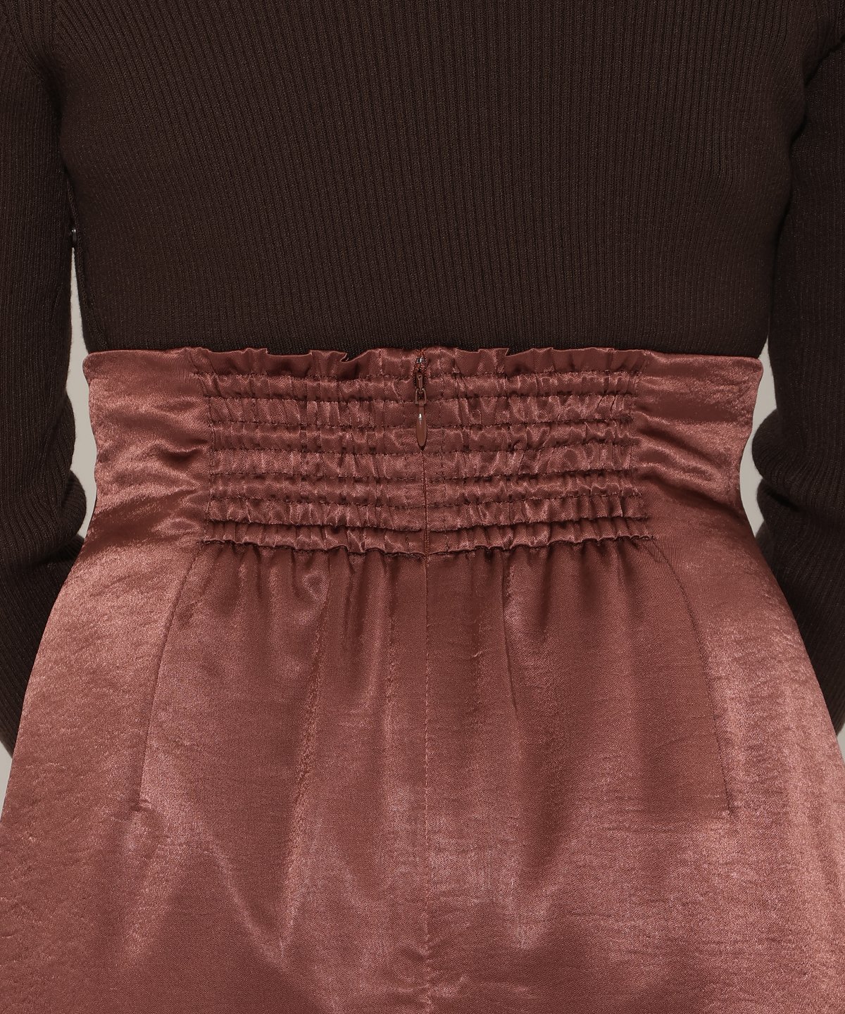 ワンサイドシャーリングサテンスカート