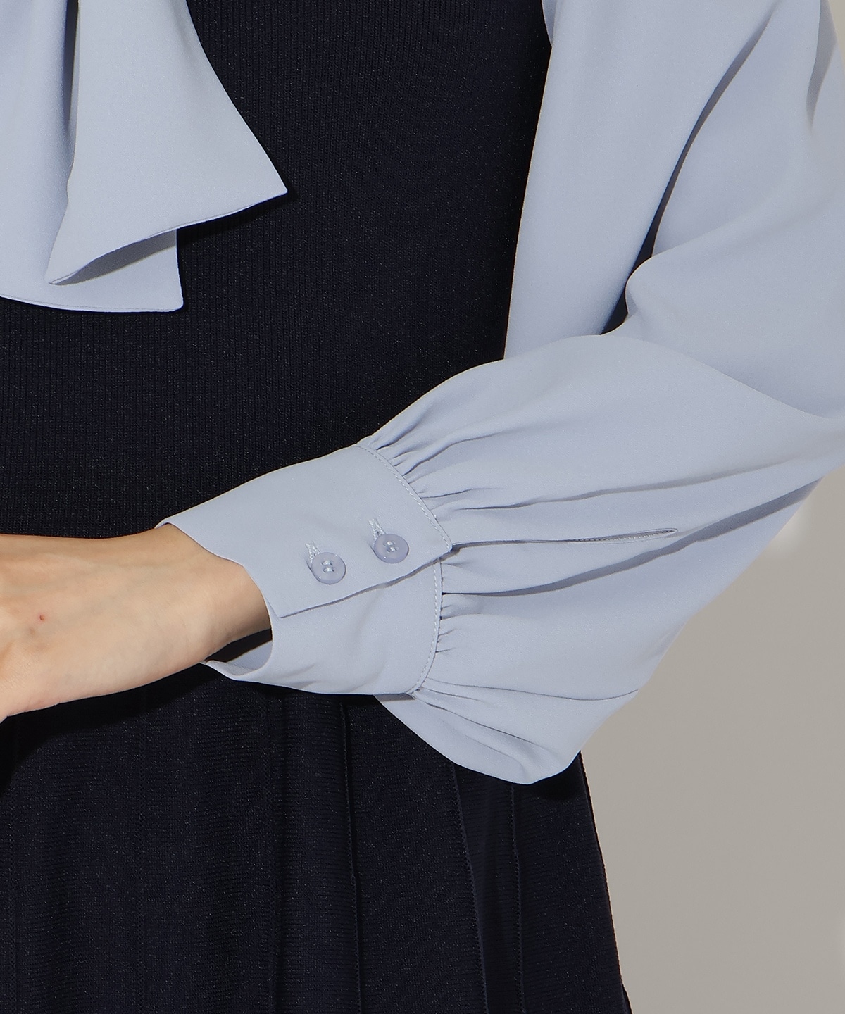 フリルショルダーボウタイドッキングワンピース