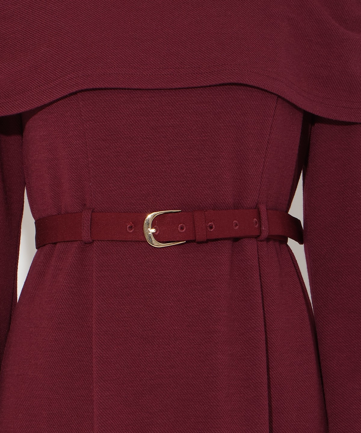 ベルト付きオフショルカットワンピース