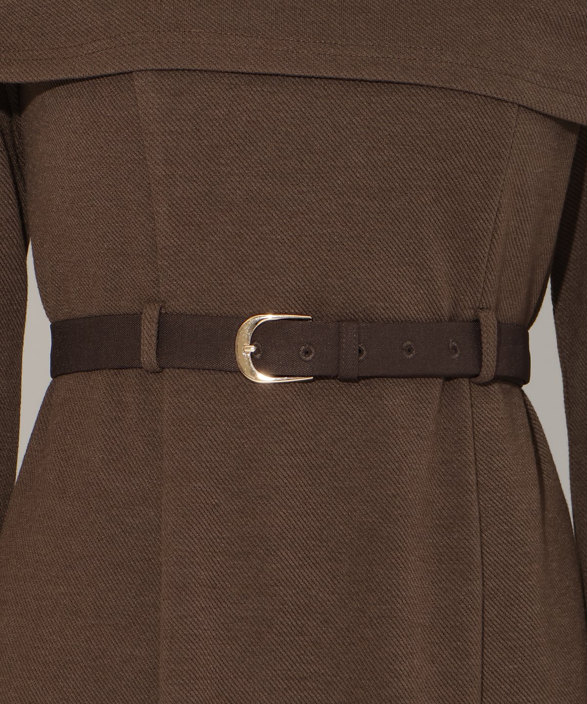 ベルト付きオフショルカットワンピース