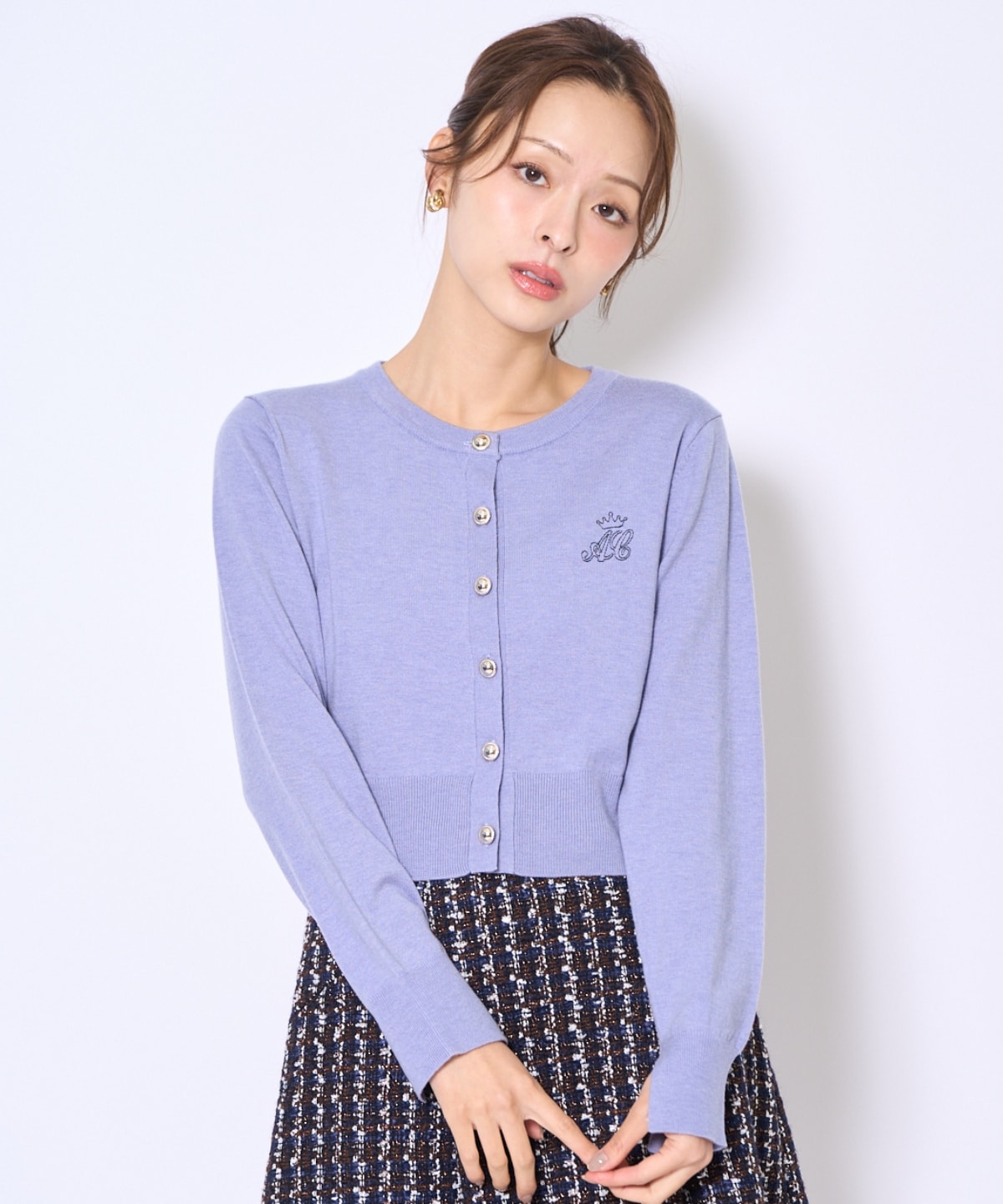 刺繍クルーネック長袖カーディガン