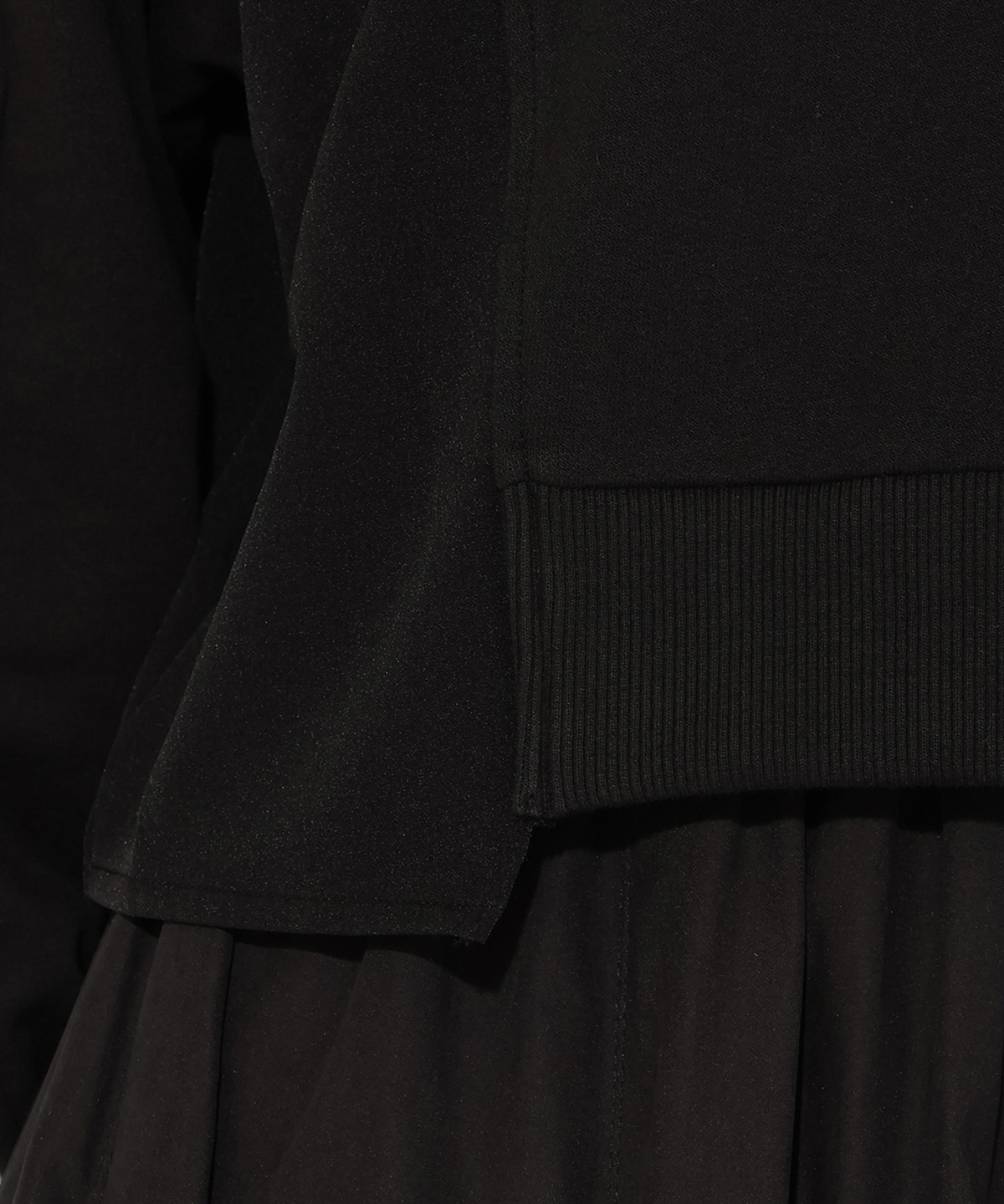 ライン入り裏毛トップス