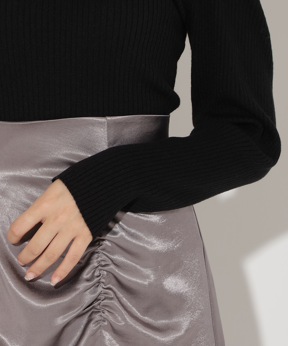 肩ギャザーハイネックリブニット