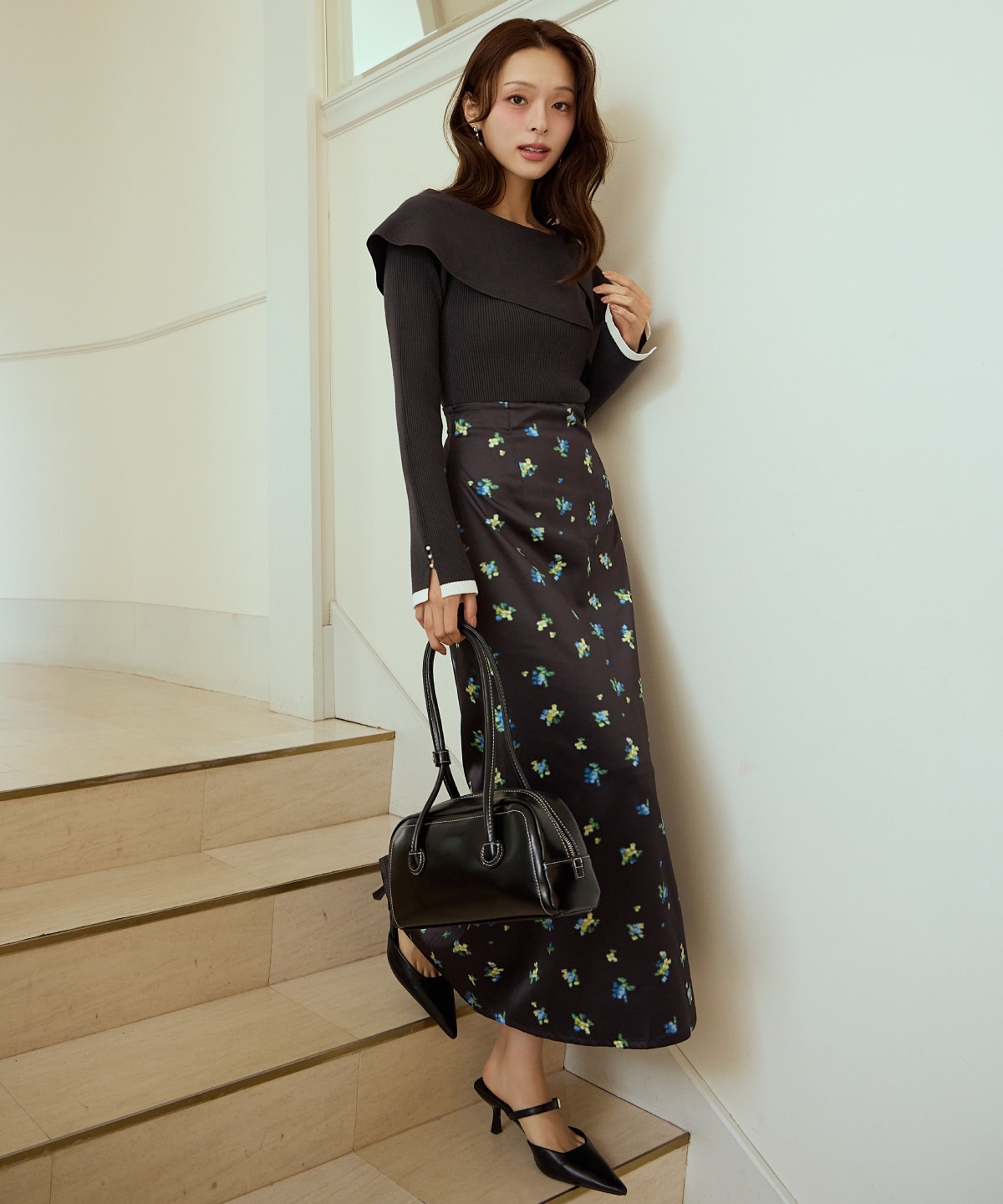 アシンメトリーカラーニットプルオーバー