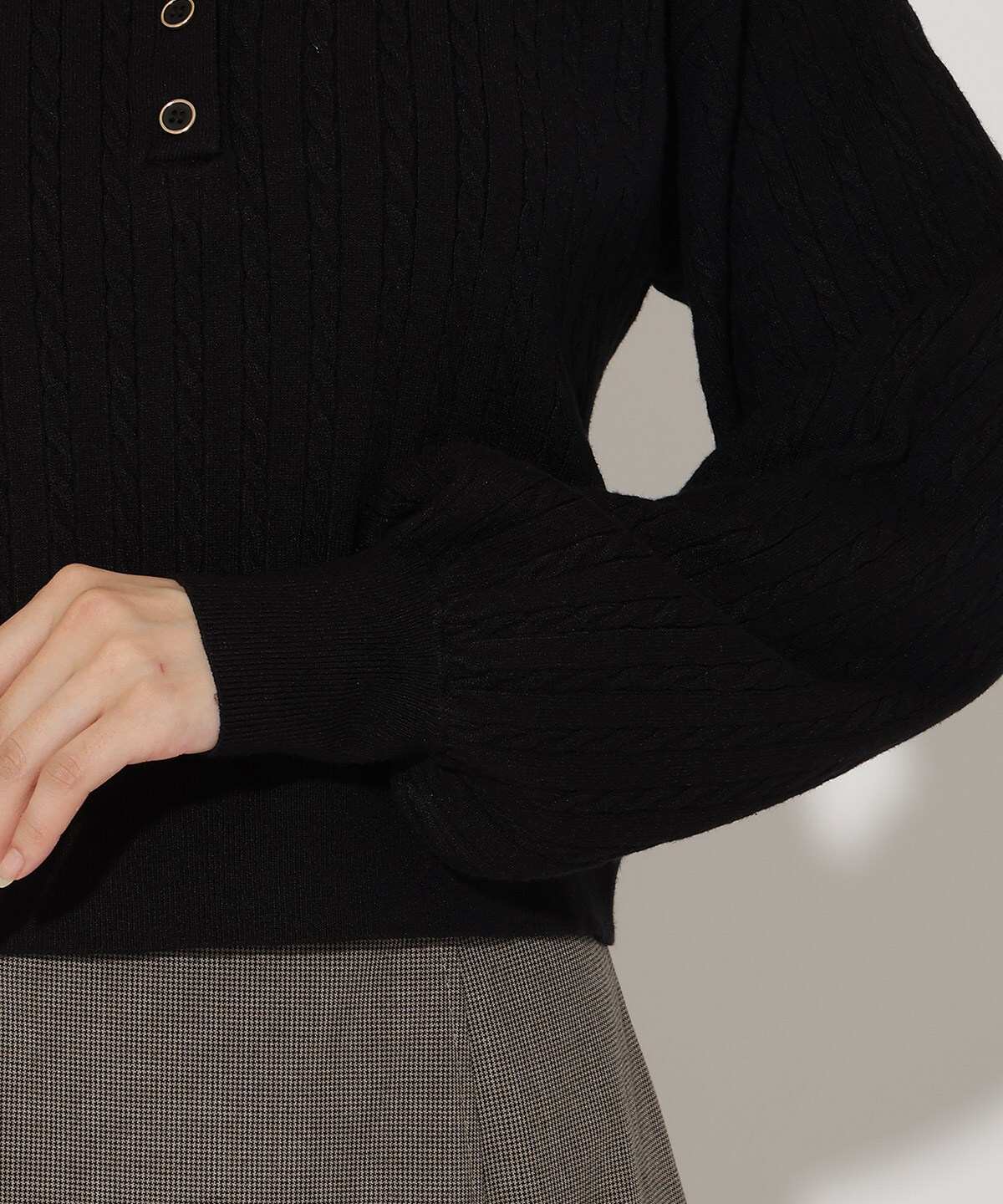 シャツ襟ケーブルニット