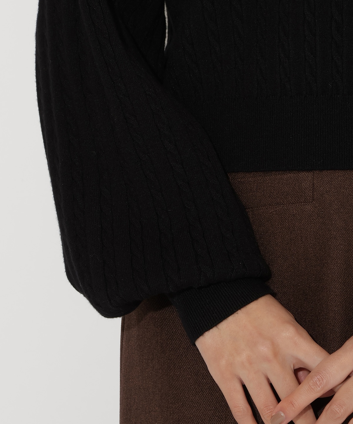 シャツ襟ケーブルニット