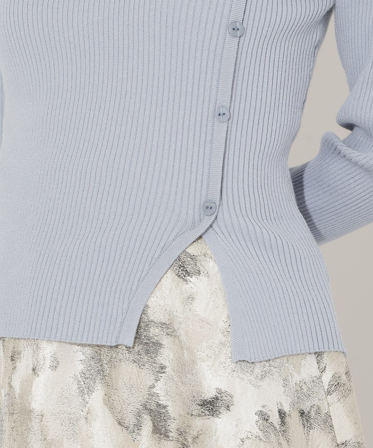 【先行予約受付中】アシメリボンスリットプルオーバー