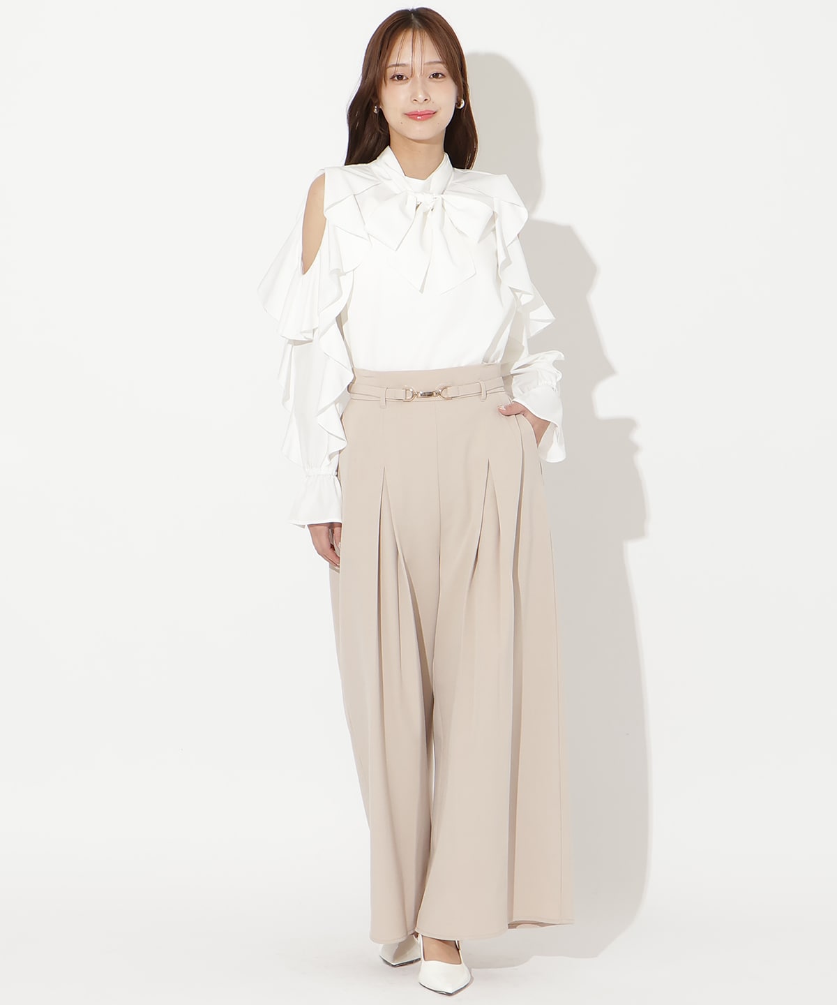 【先行予約受付中】ハイウエストタックワイドパンツ
