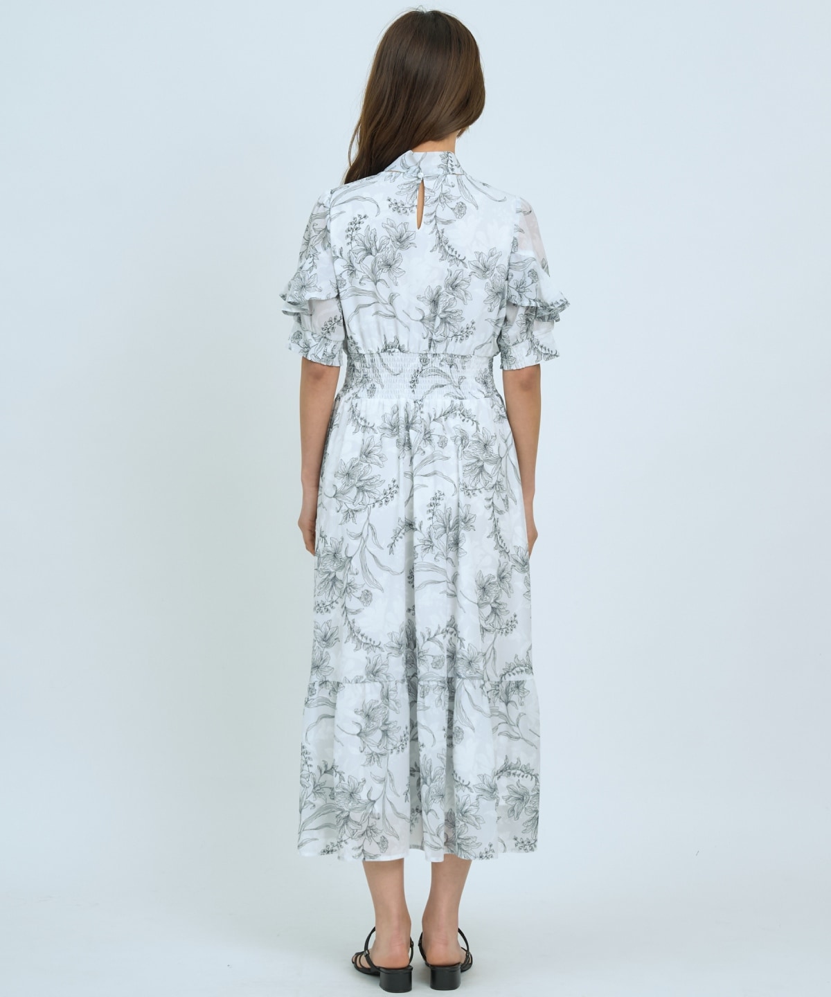 【先行予約受付中】ラインフラワーハーフスリーブワンピース