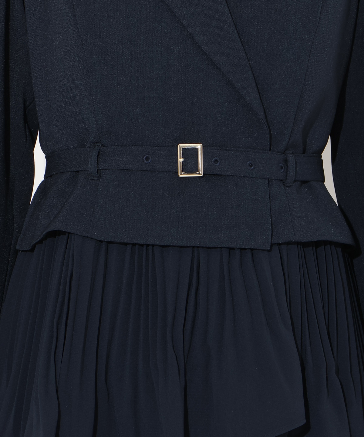 ジャケットレイヤードプリーツワンピース