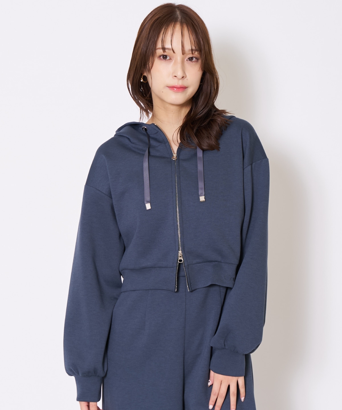 刺繍パーカー×オールインワン