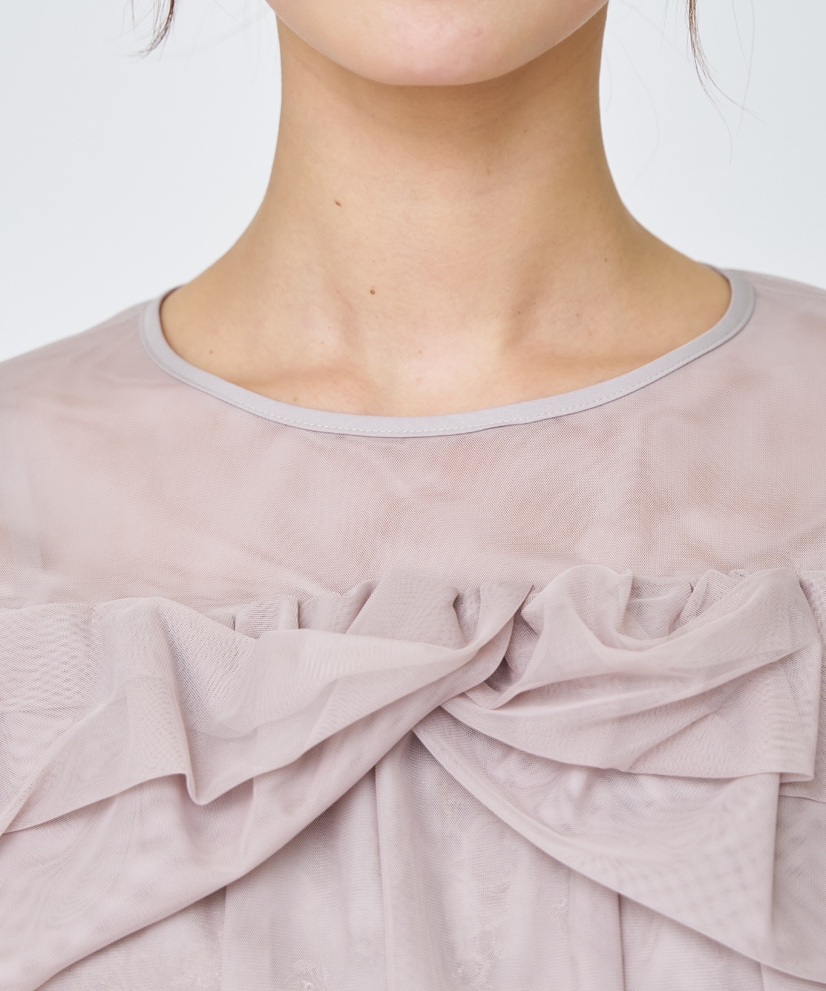 チュールレイヤードスパンコールドレス