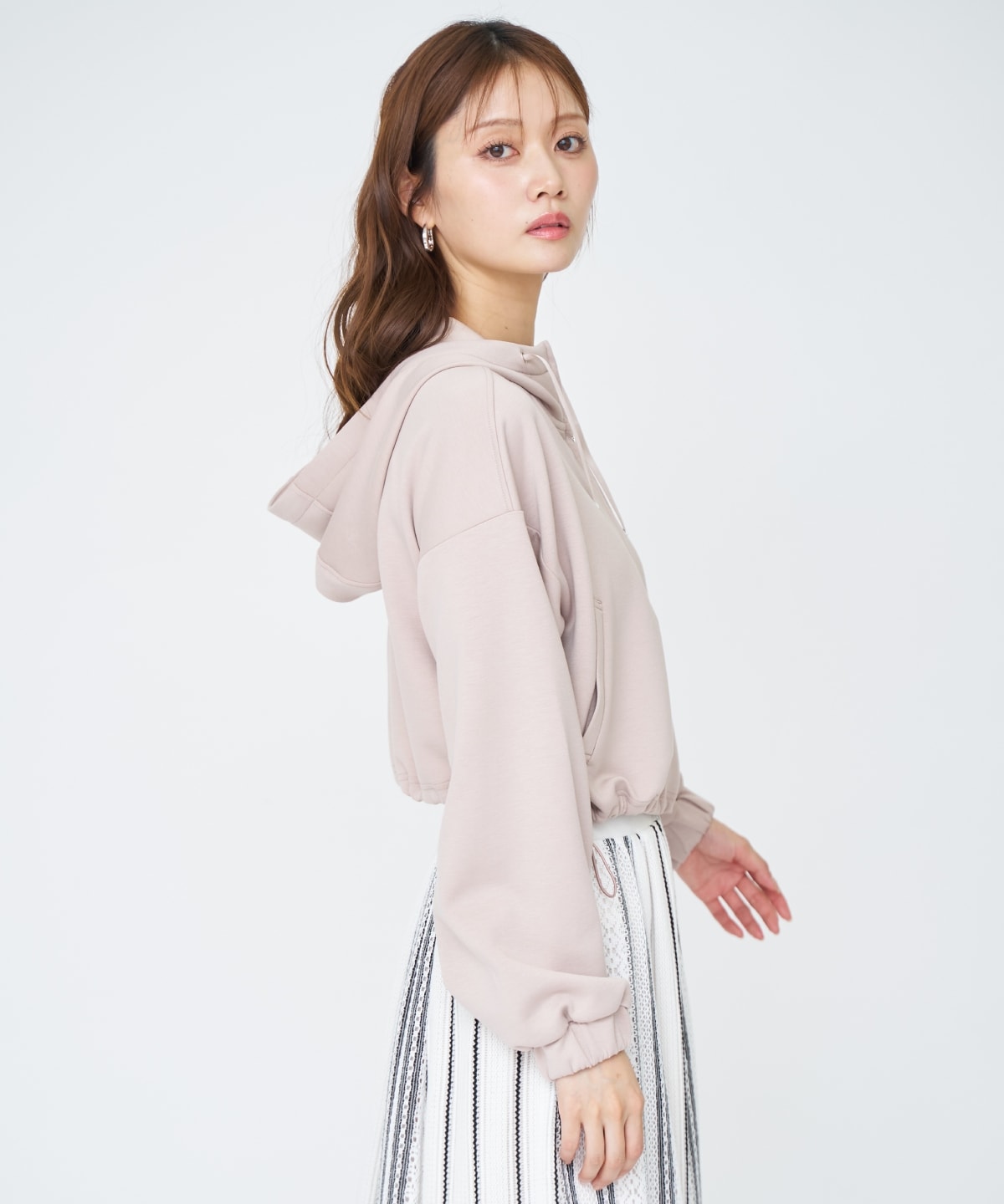 【先行予約受付中】ロゴ刺繍ZIPパーカー