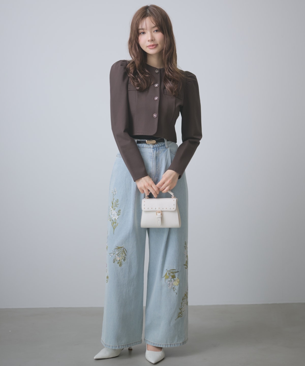 【先行予約受付中】ビジュー付き刺繍デニムパンツ