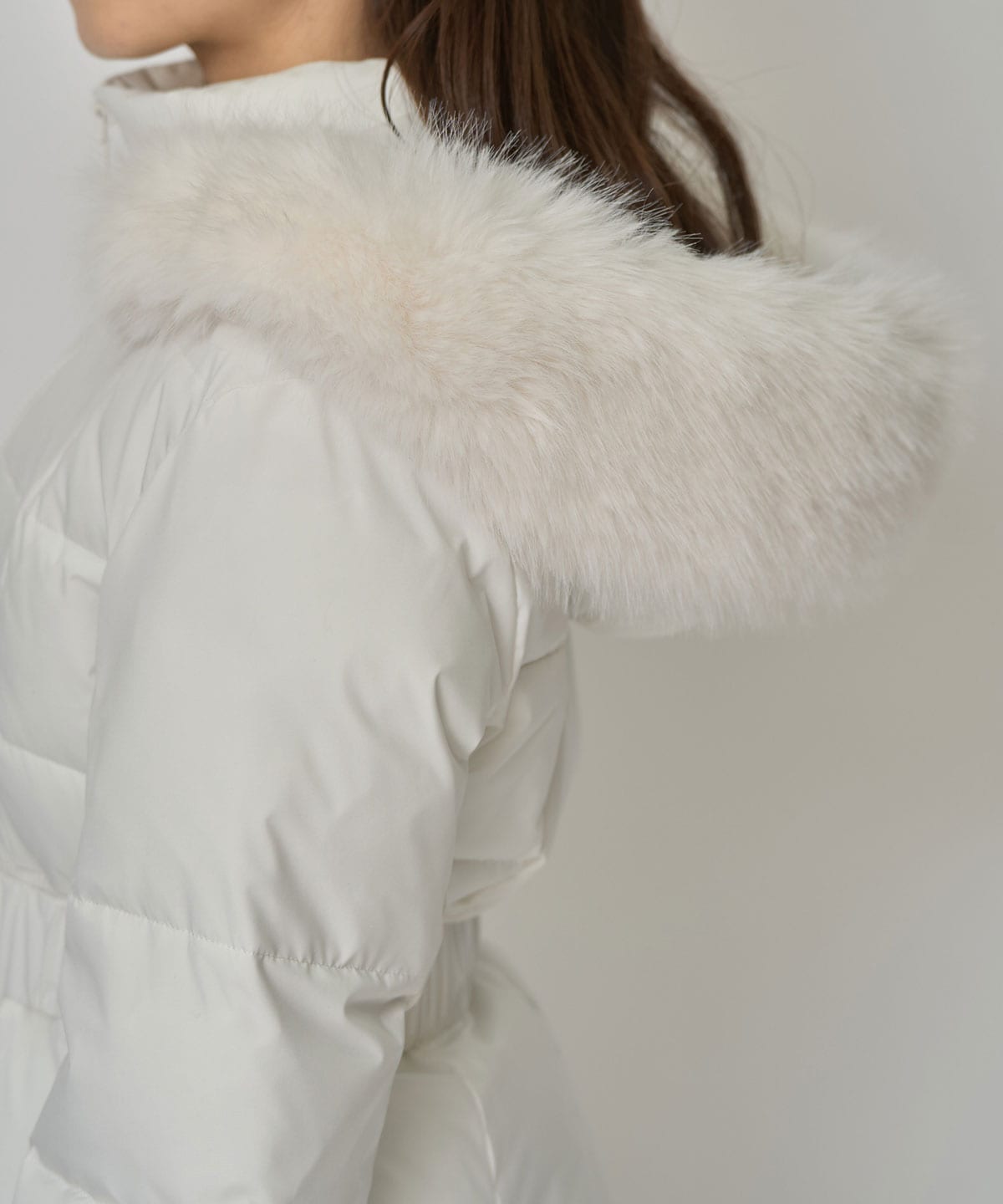 ベルトデザインキルティングファイバーダウンジャケット