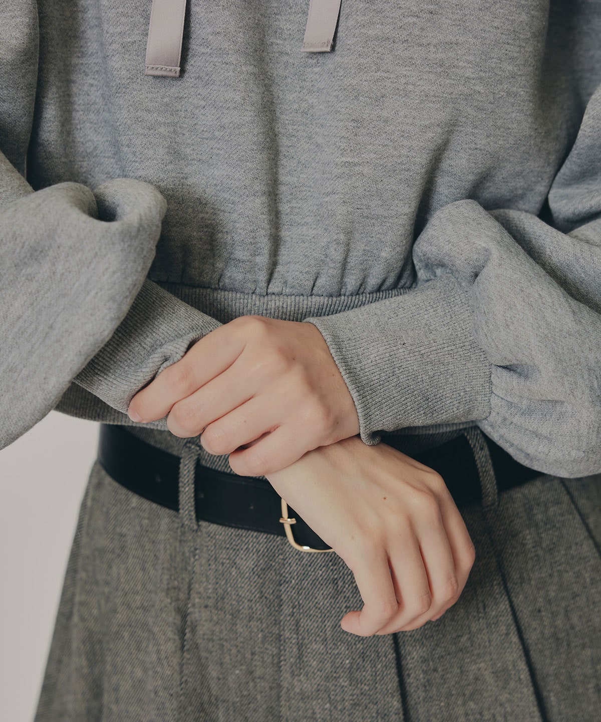 Azelyコンパクトフーディ