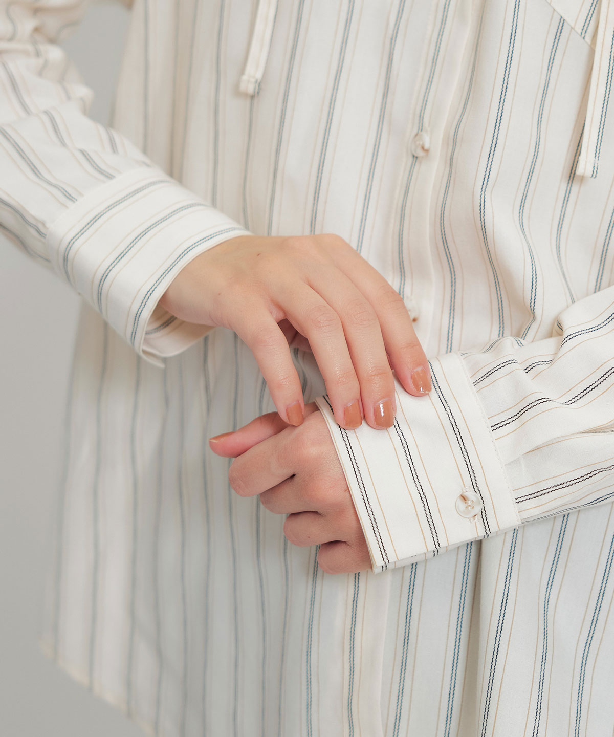 【2/13(金) 昼12時発売開始】Azelyハートストライプフードシャツブラウス