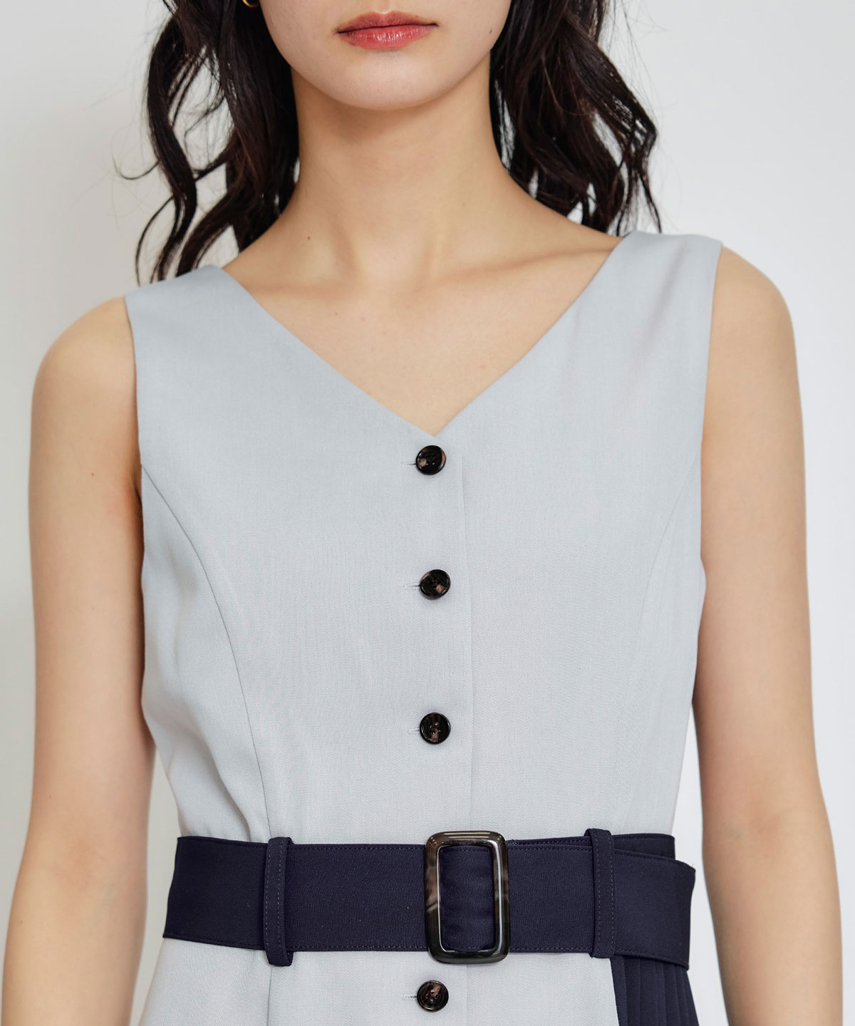 トレンチディティールショートシャツジャケット×バイカラープリーツフレアロングワンピースセットアップ