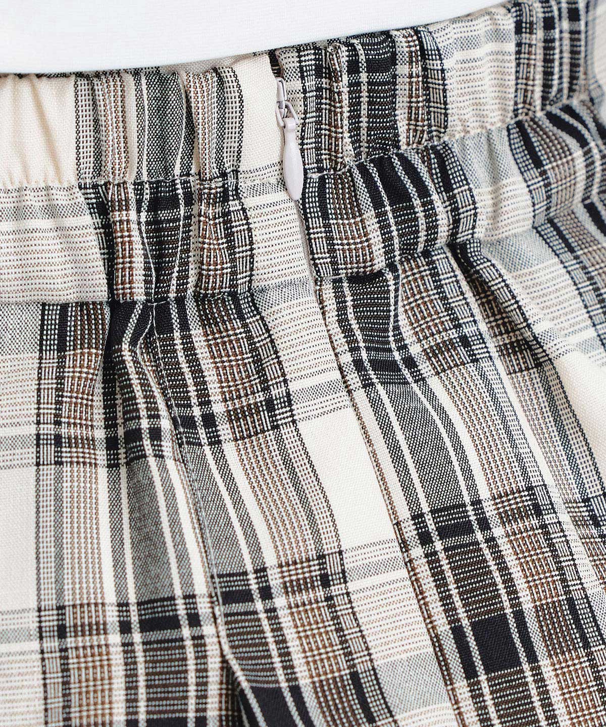 ロゴブローチブラウス×チェックプリーツミニスカートセットアップ