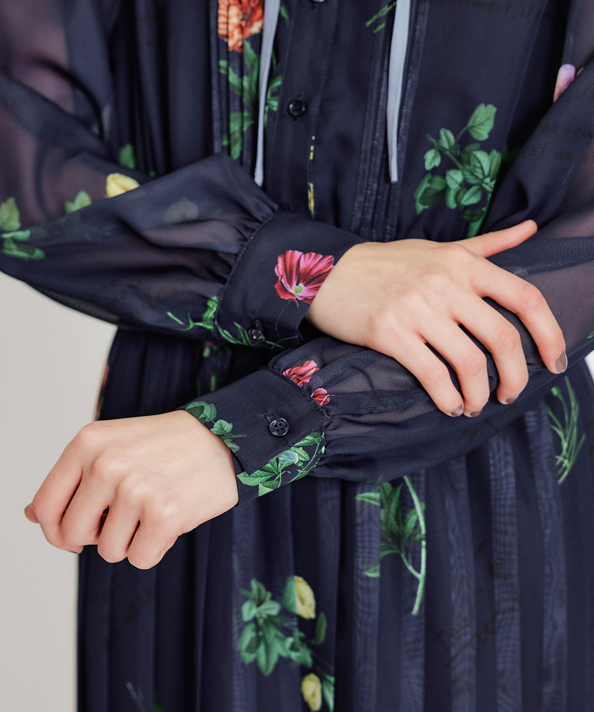 シアーフラワープリーツロングワンピース