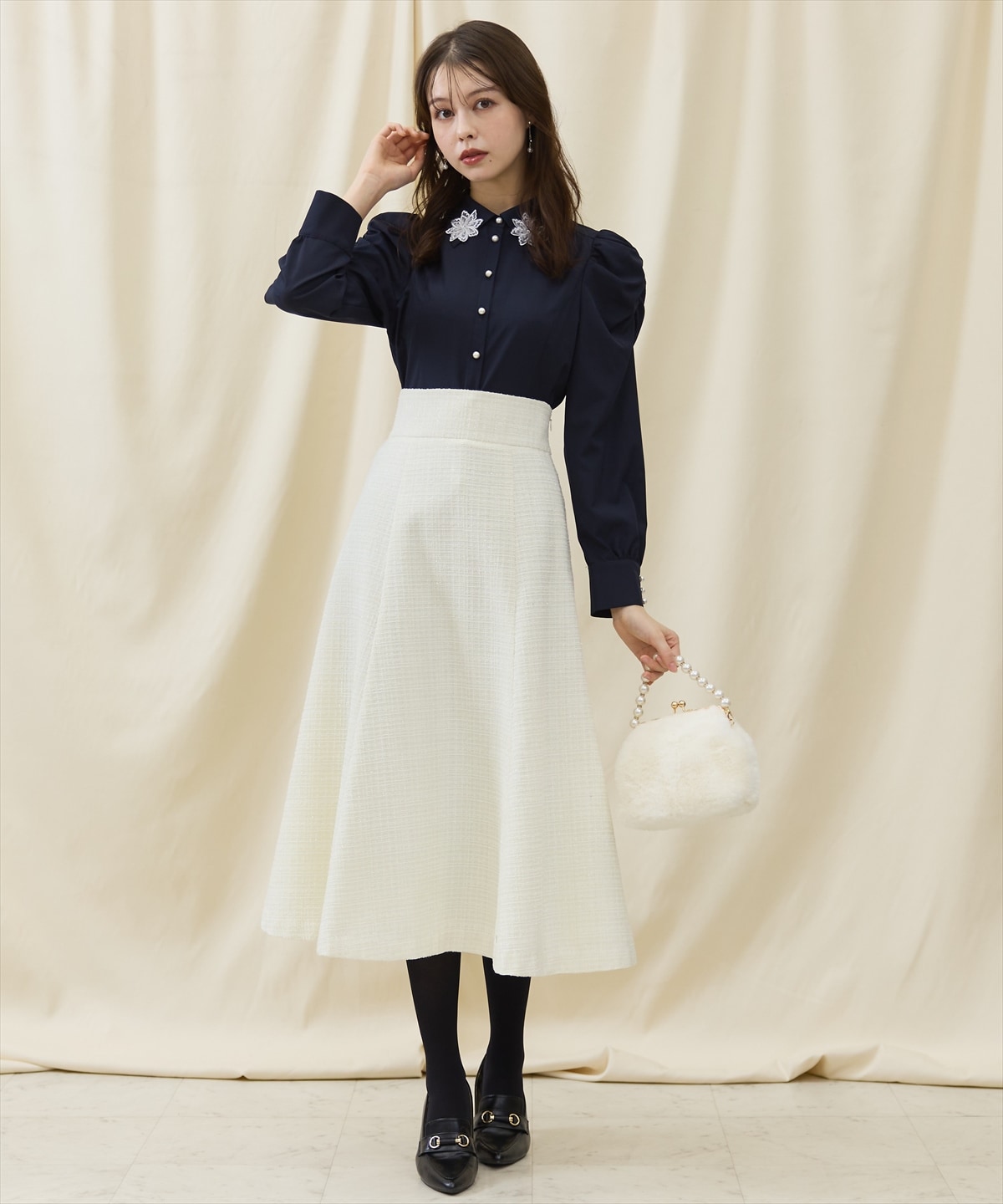 3Dフラワーレース衿パワショルブラウス