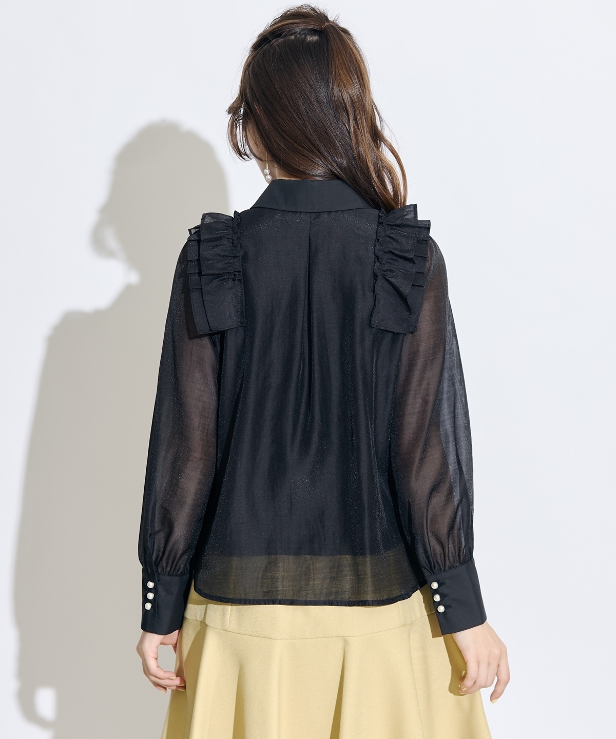 クレリックショルダータックフリルブラウス