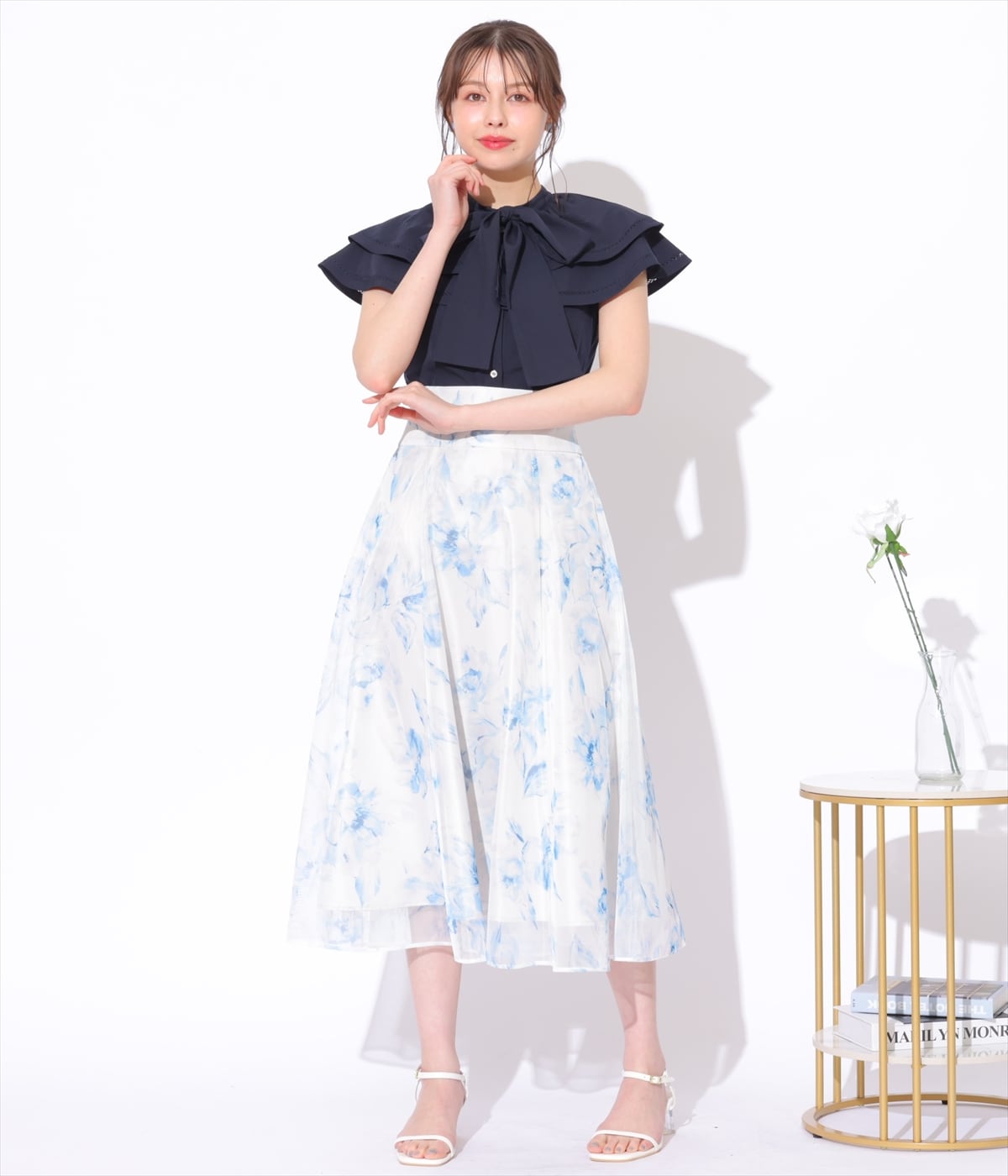 ラッフルカラーボウタイブラウス