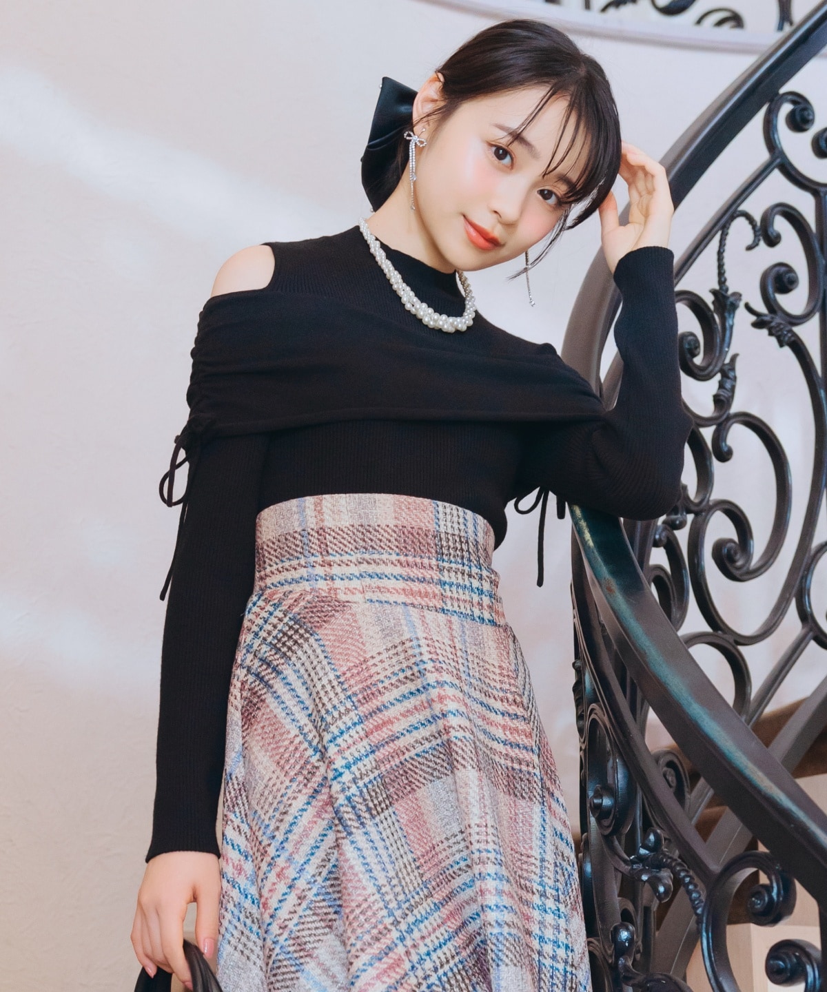 ギャザーリボンオフショルニット