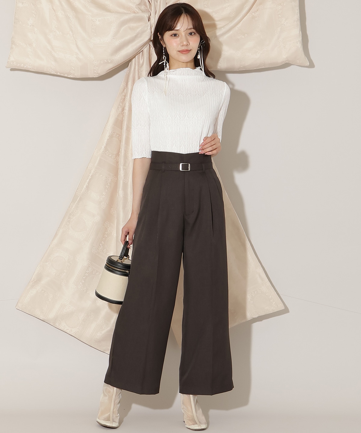 ベルト付きタックワイドパンツ