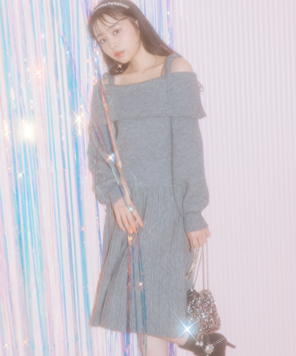 【12/18(thu) 12時予約スタート】オープンショルダープリーツニットOP