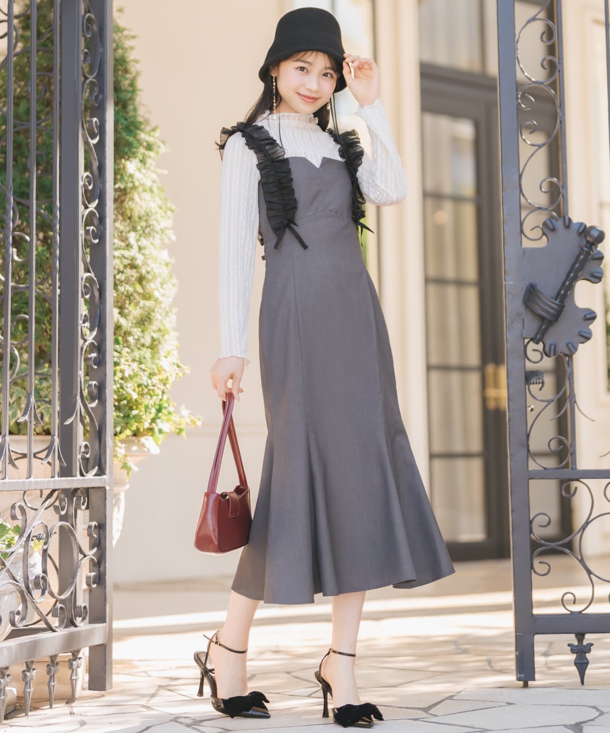 フリルショルダーマーメイドワンピース