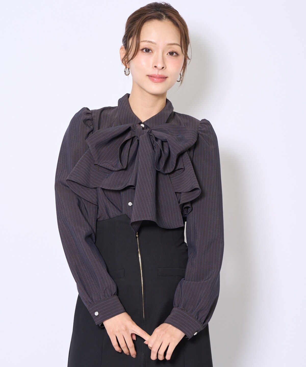 ビジューボタンフリルケープ長袖ブラウス