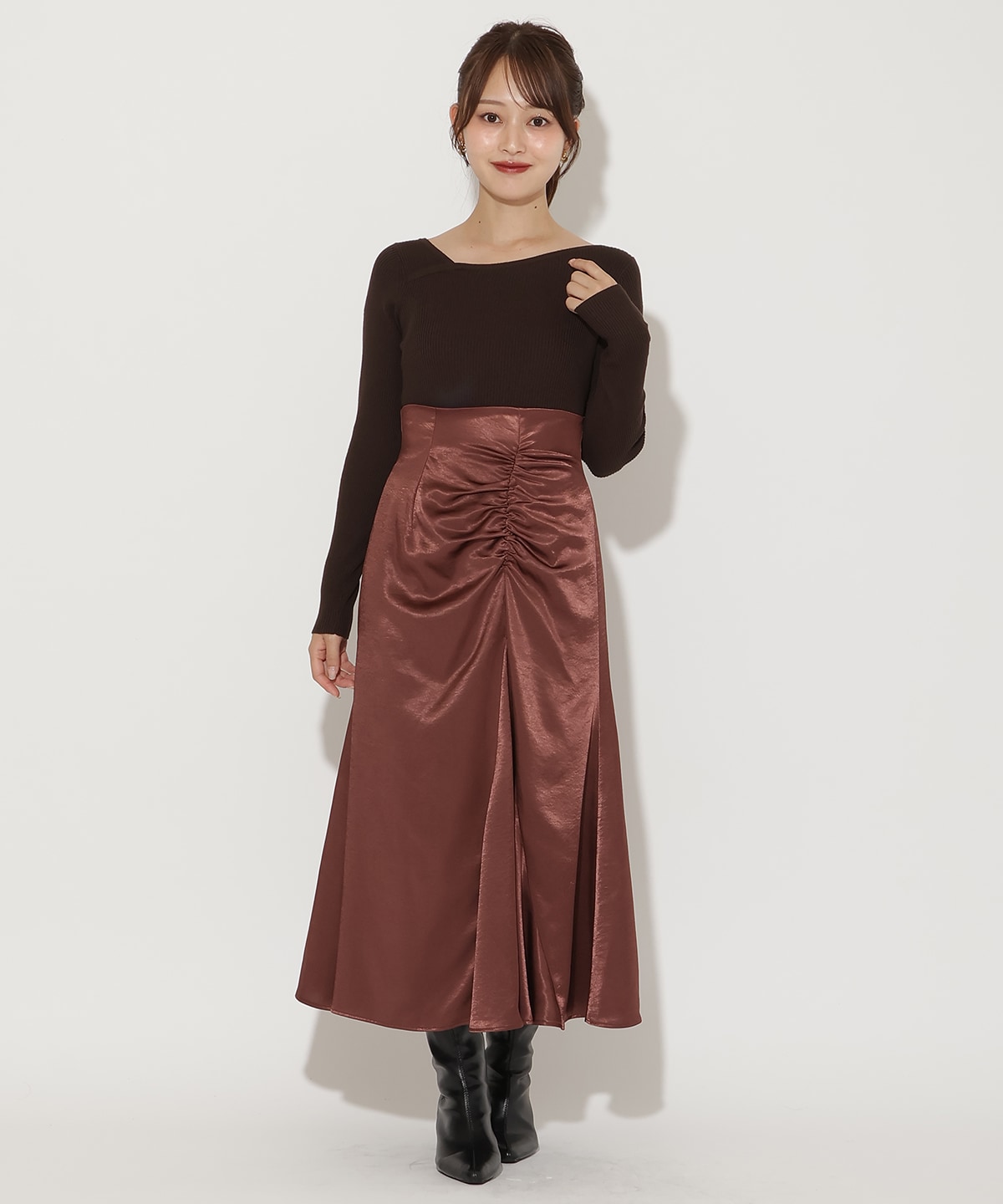 ワンサイドシャーリングサテンスカート