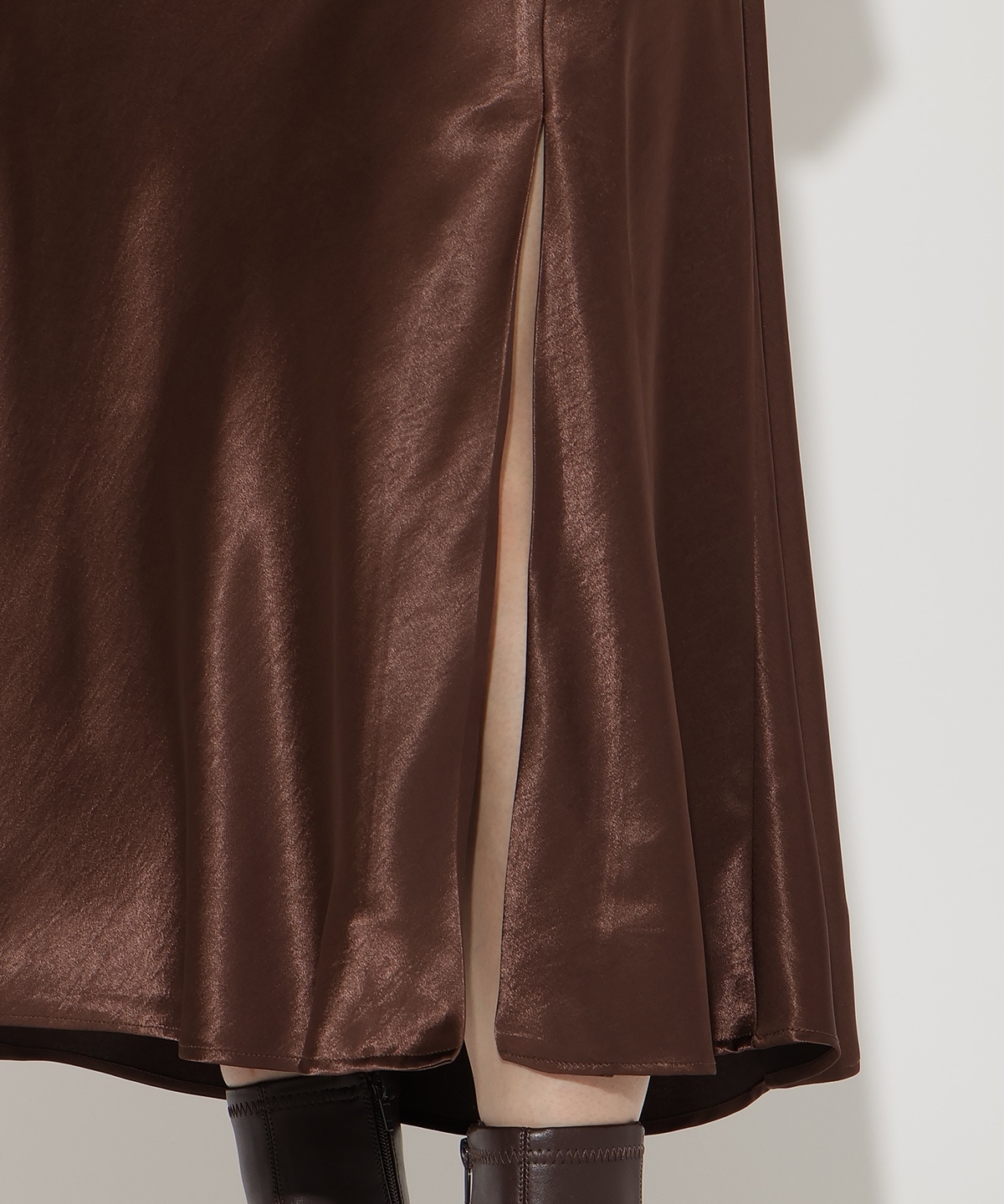 サテンバイアススカート