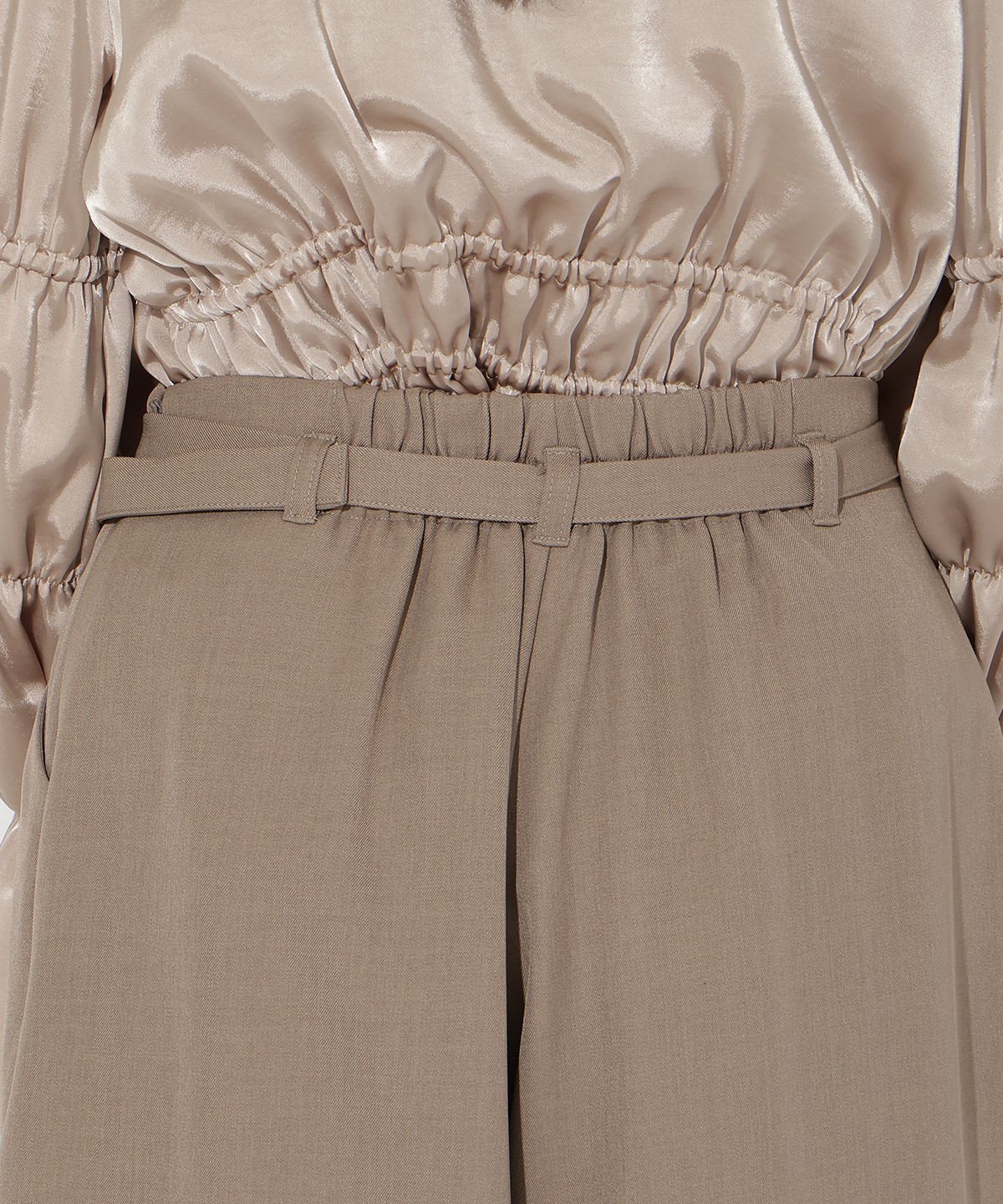 ベルト付きタックワイドパンツ