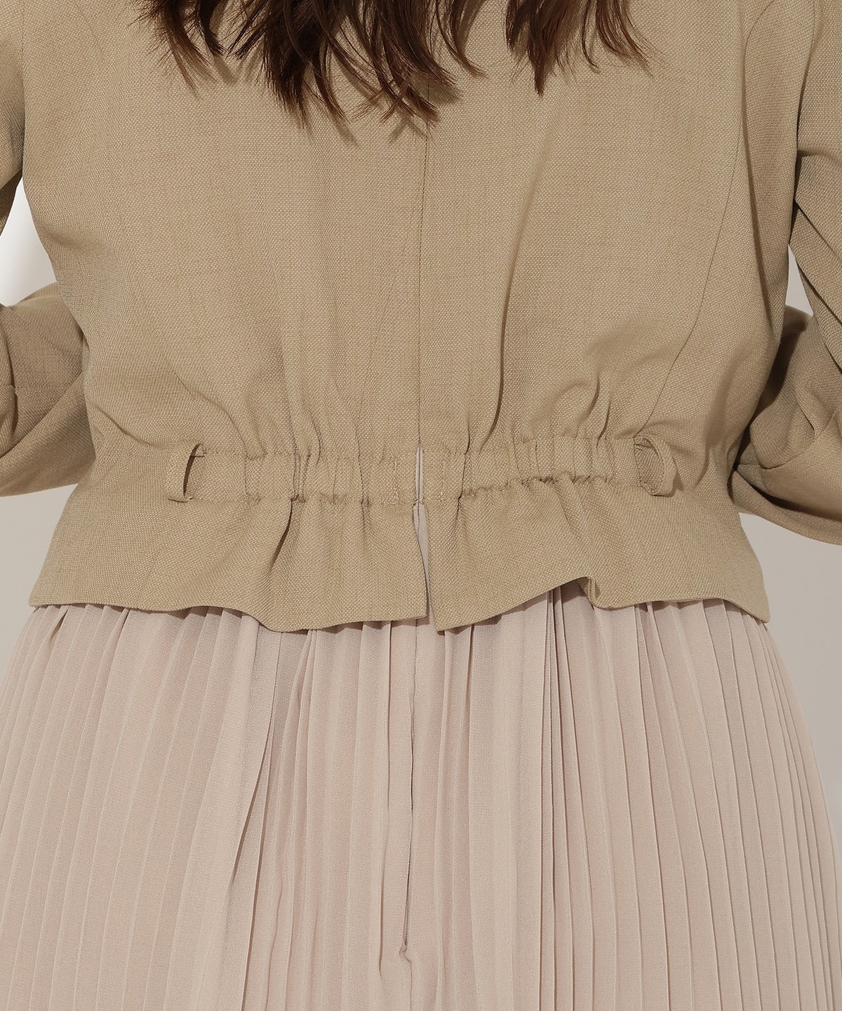 ジャケットレイヤードプリーツワンピース