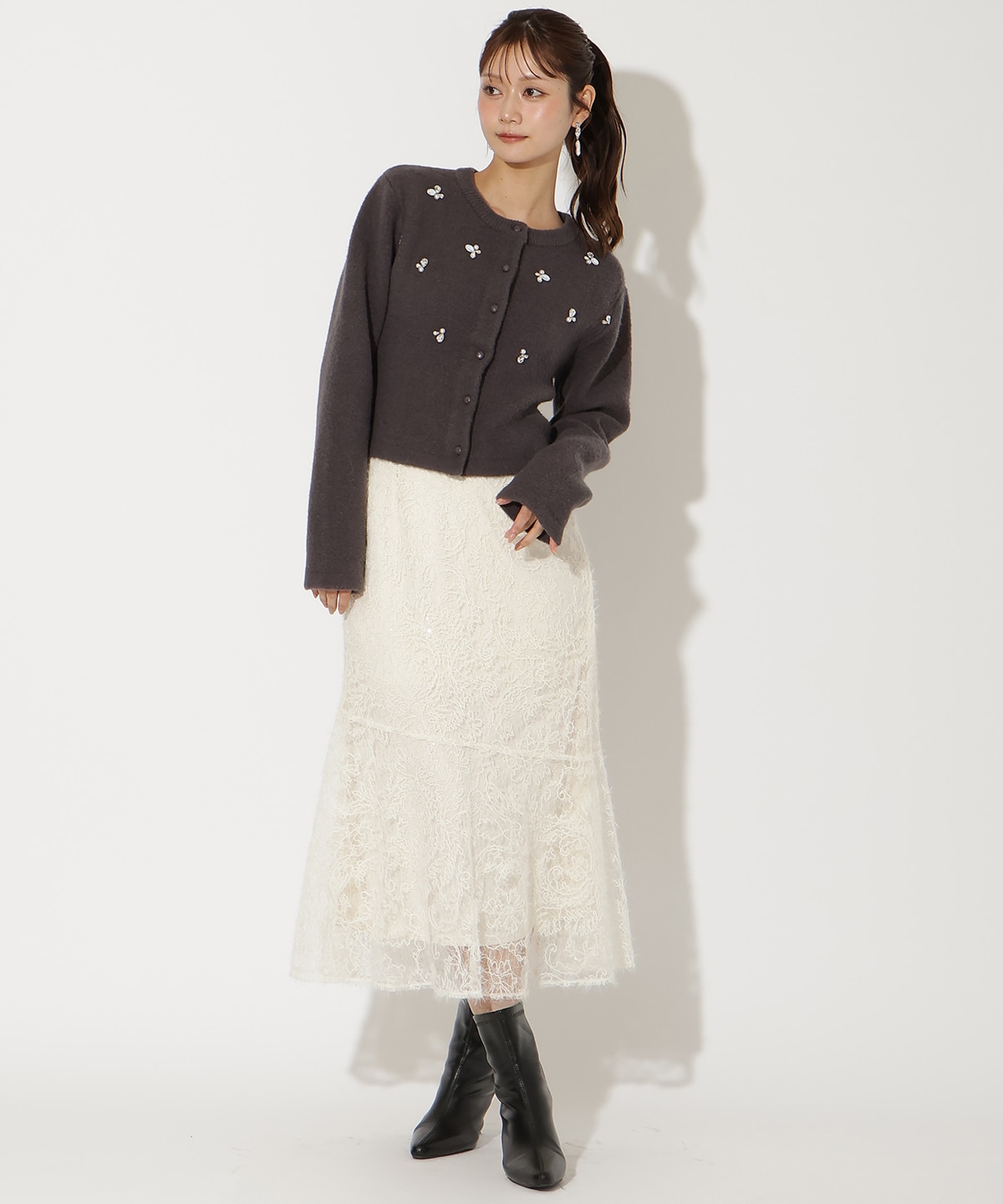 ビジュー付きニットカーディガン