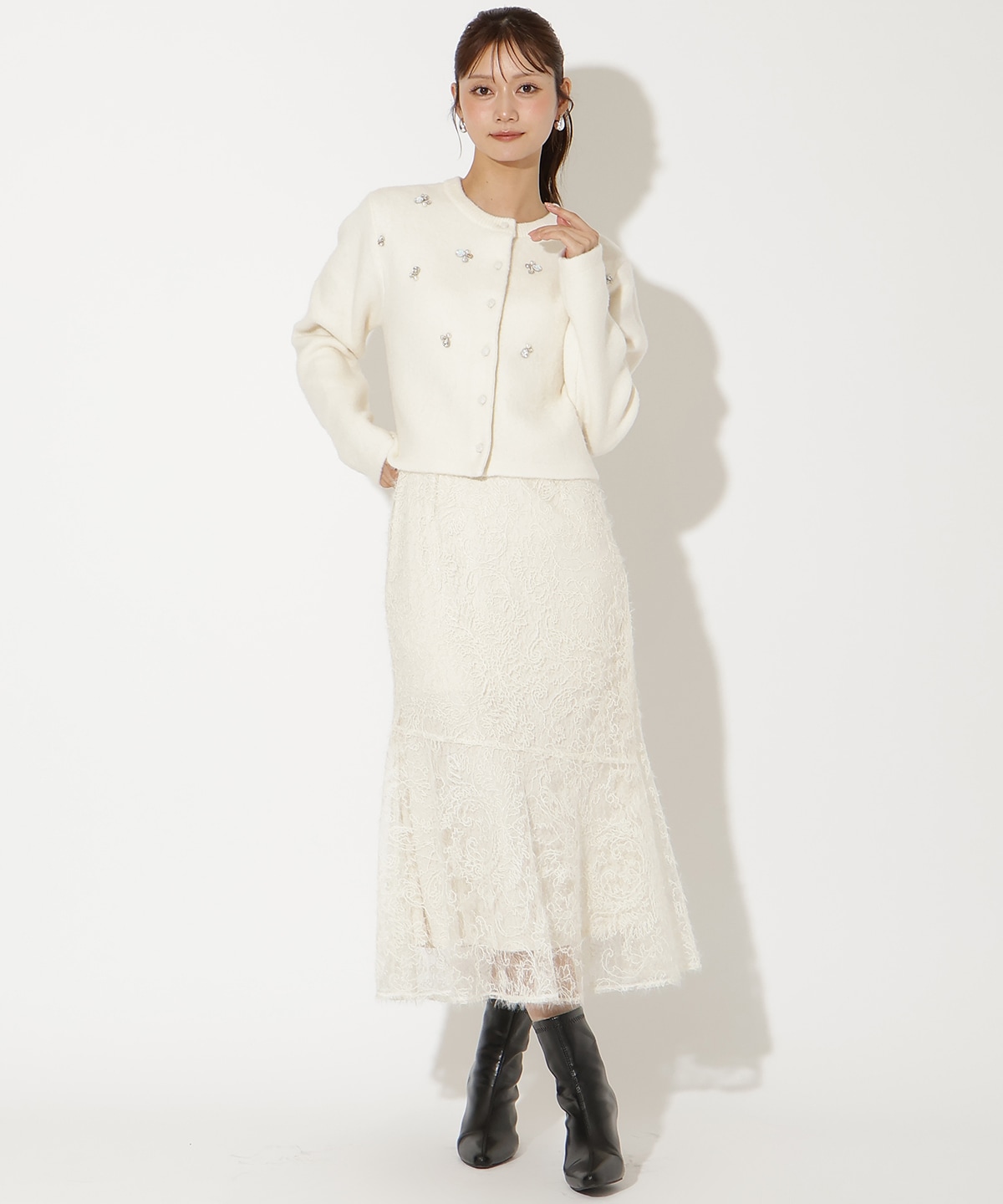 ビジュー付きニットカーディガン