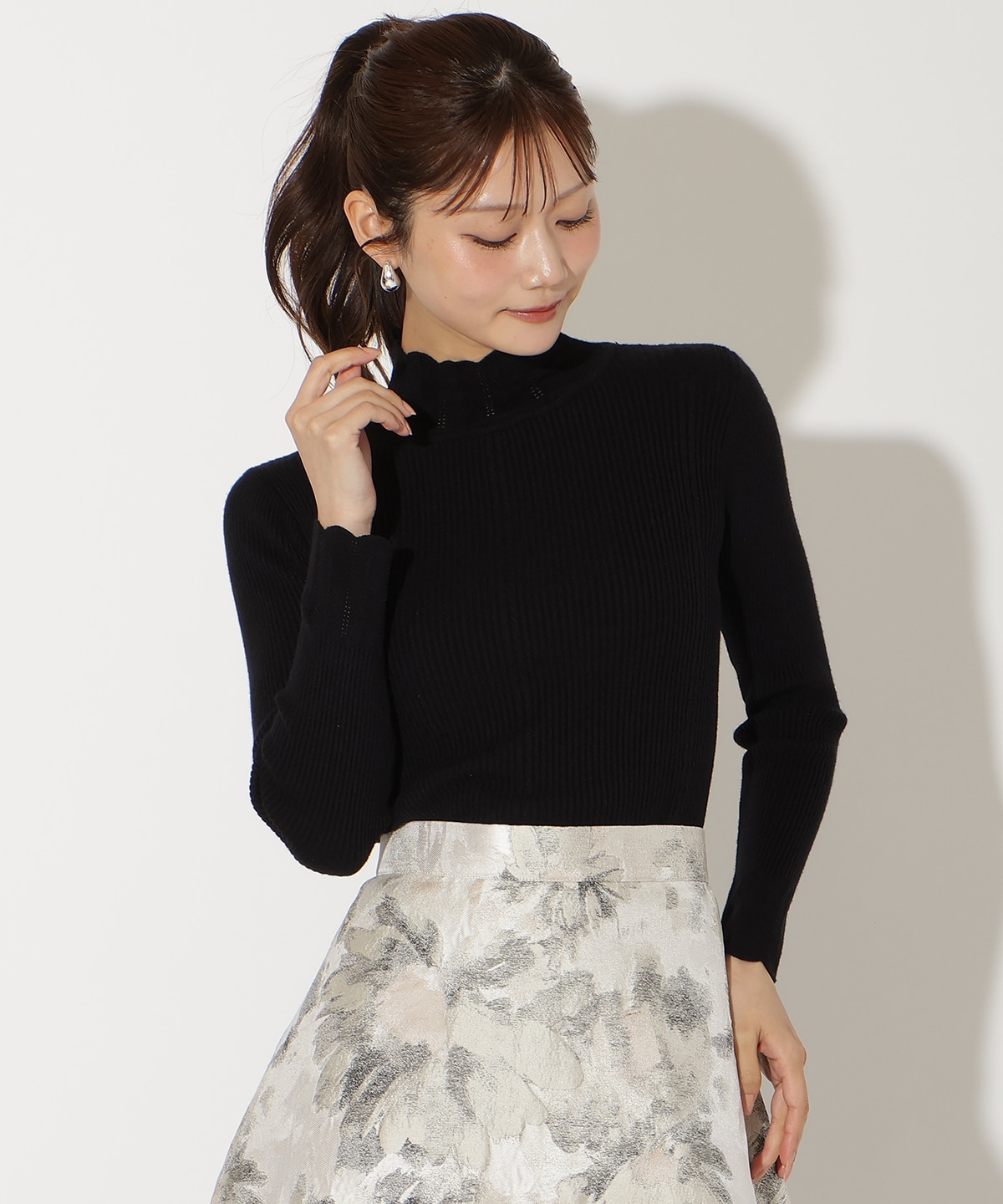 スカラハイネックニットプルオーバー