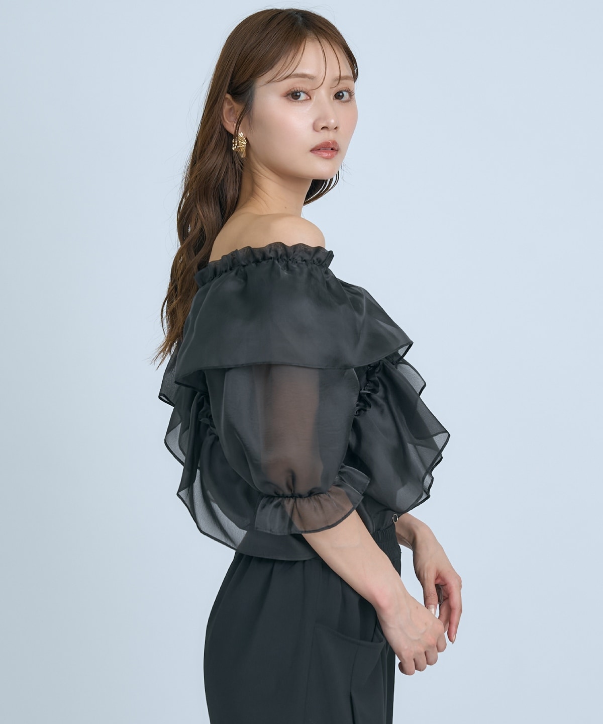 【先行予約受付中】フリルクロスシアーブラウス