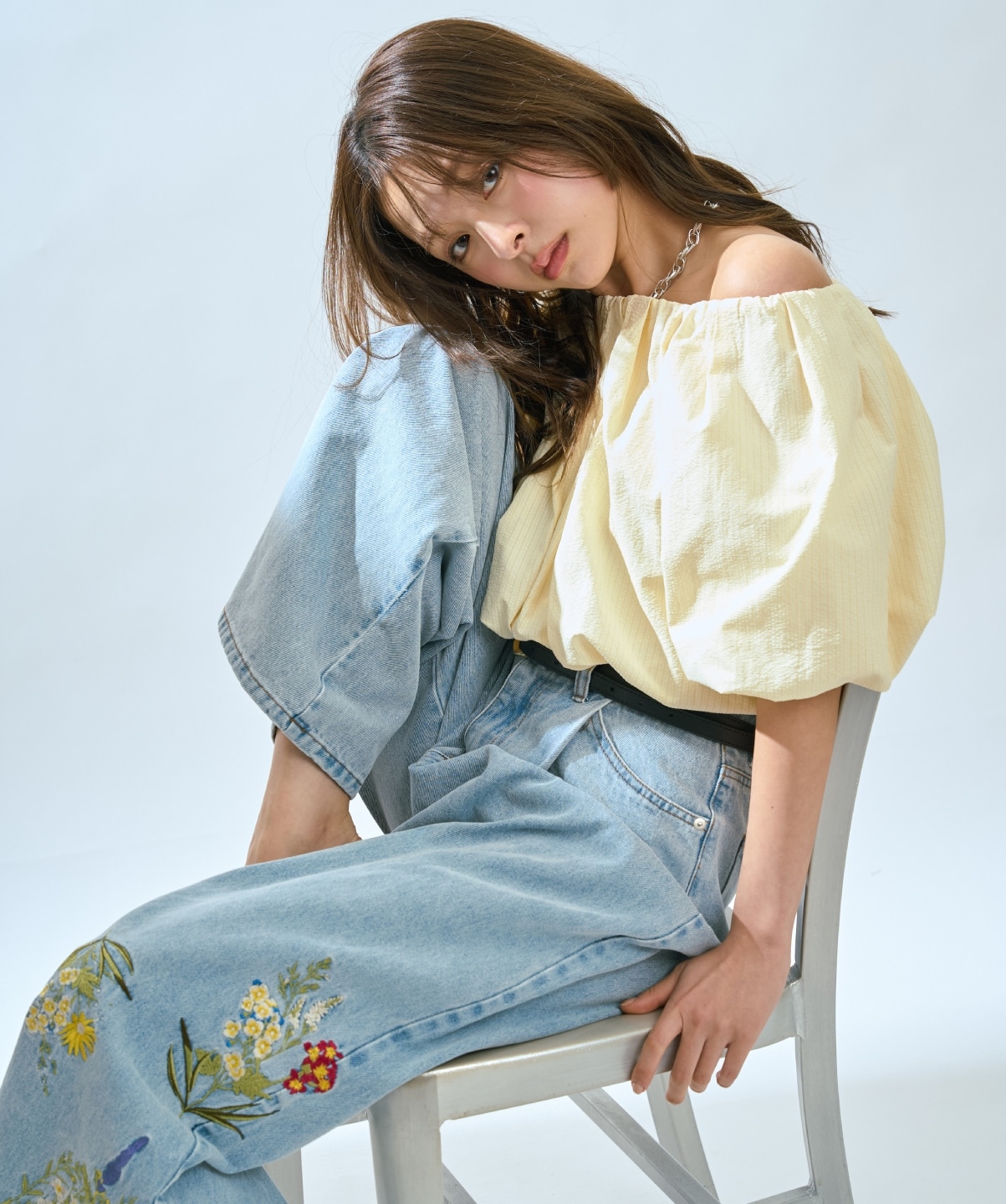 【先行予約受付中】刺繍デニムパンツ