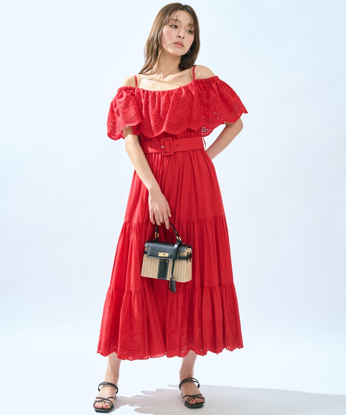 レースオフショルティアードワンピース