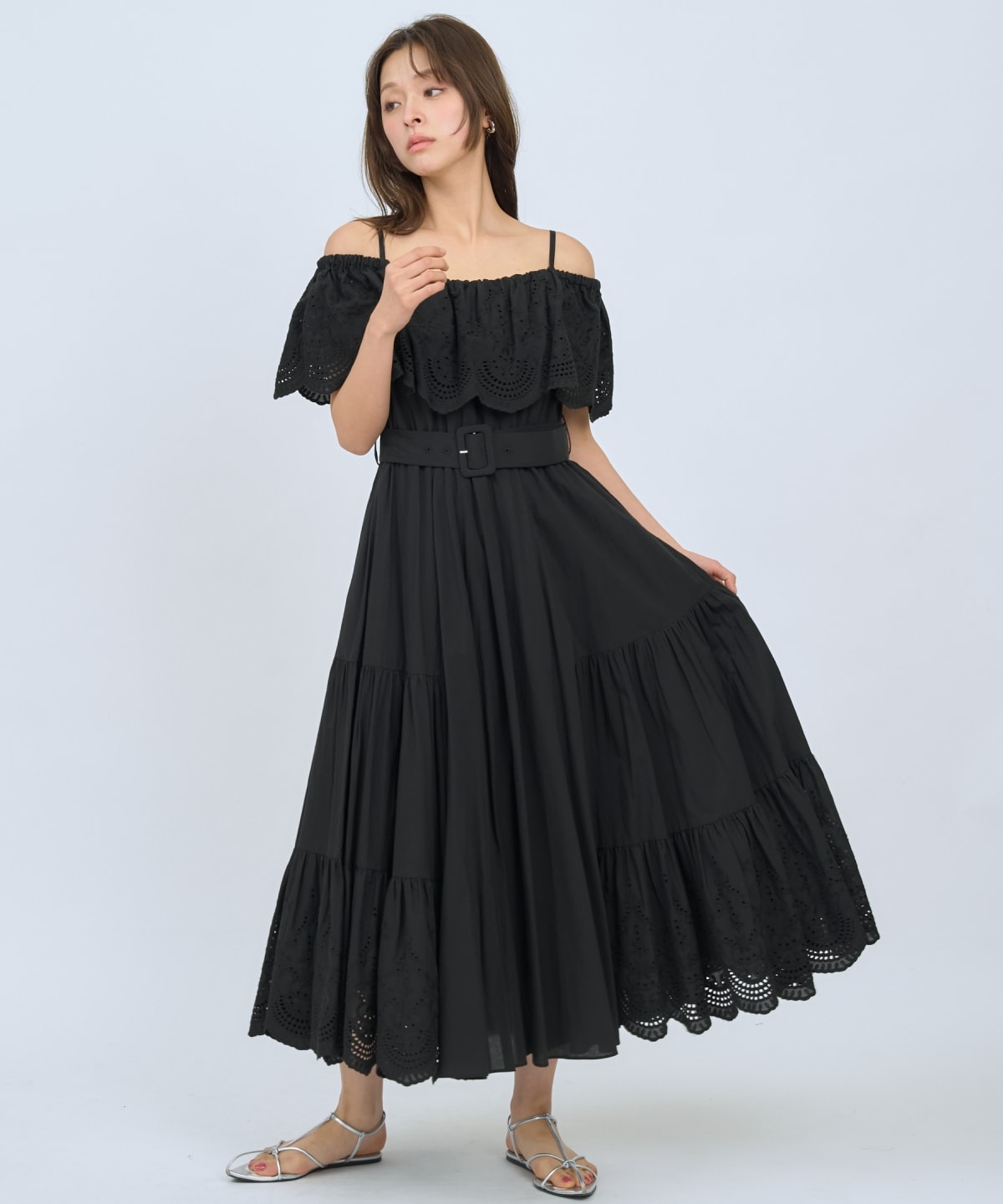 レースオフショルティアードワンピース