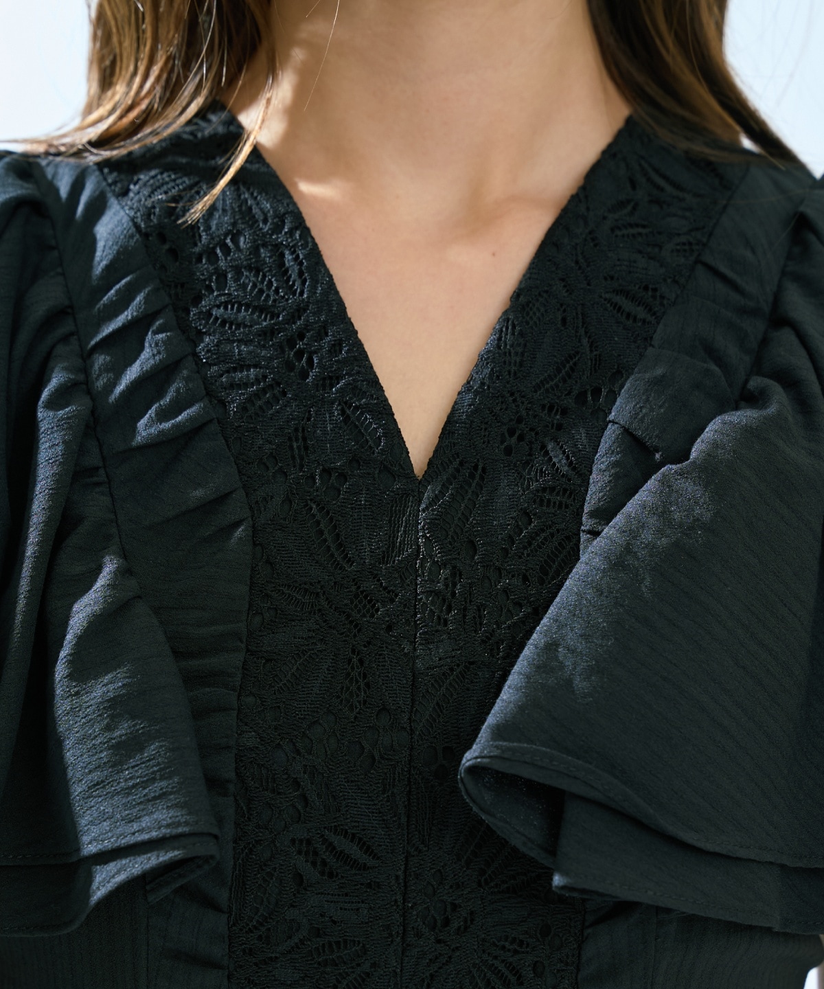 【先行予約受付中】Vネック襟レースティアードワンピース