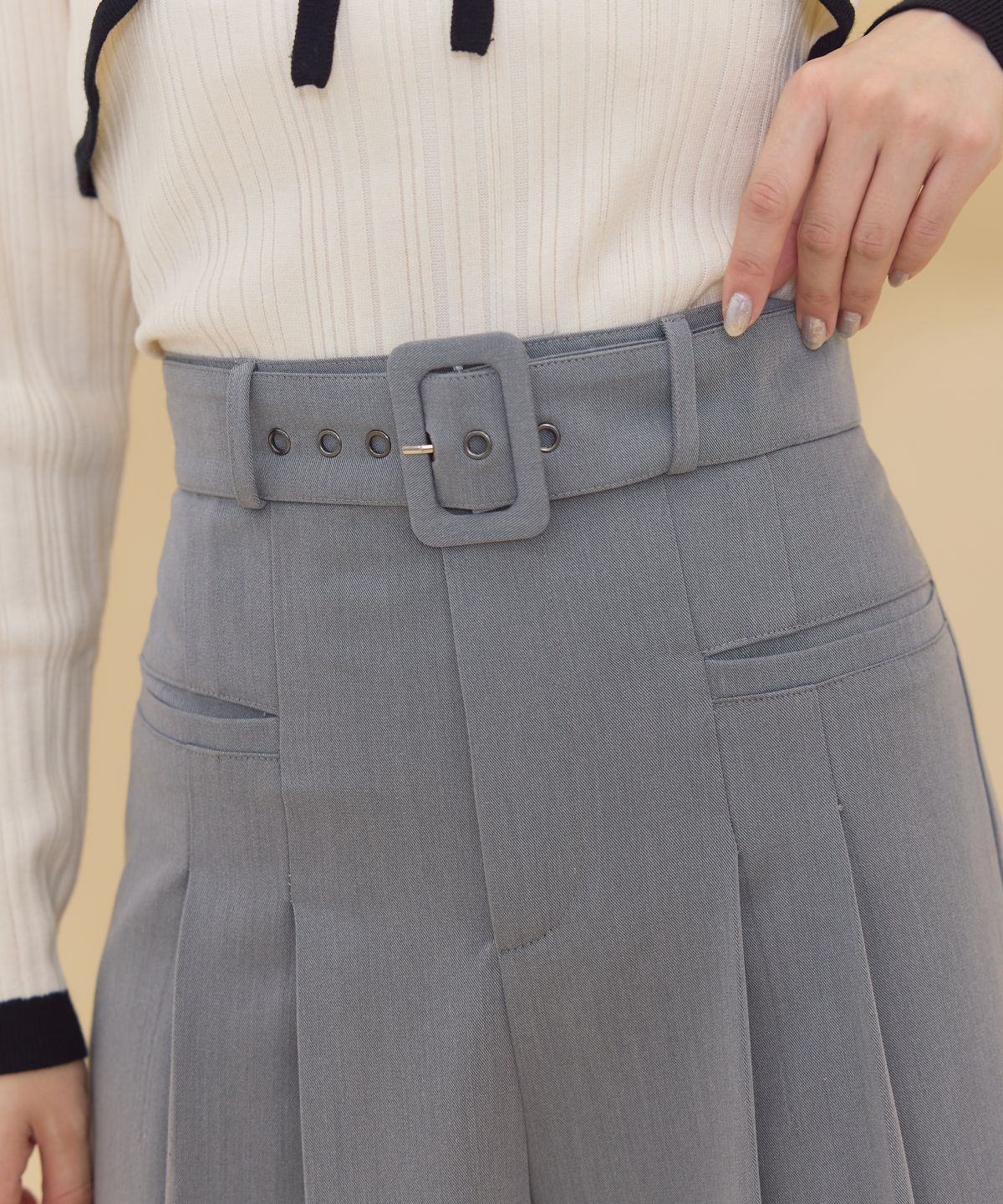 タックワイドパンツ