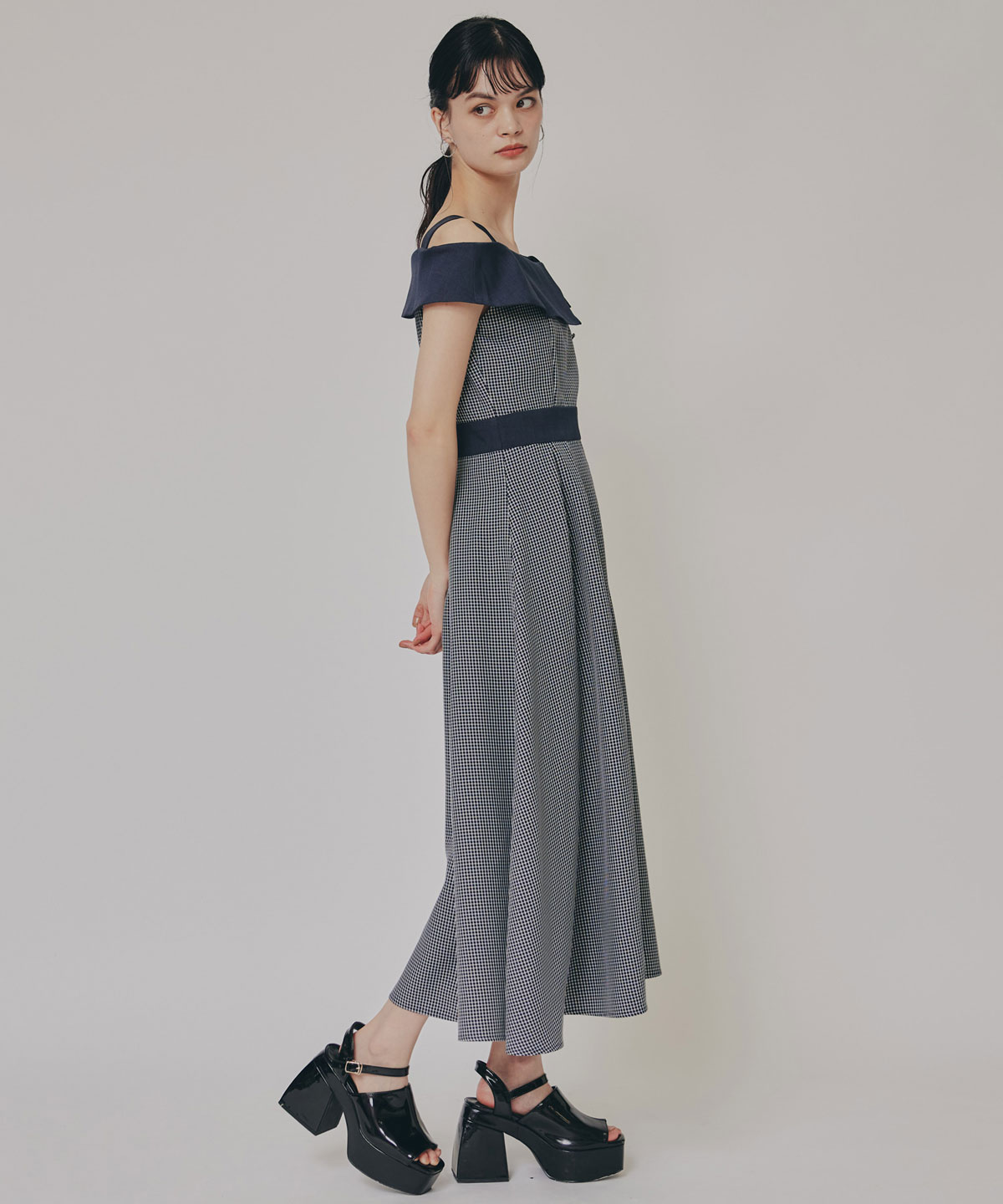 バイカラーアシメショルダーワンピース